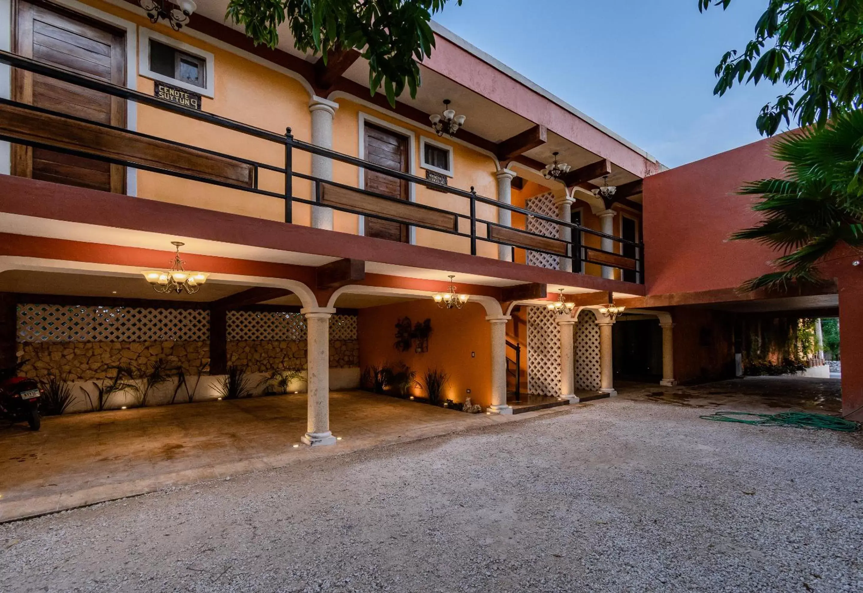 Property Building in El Zaguán Colonial by GuruHotel