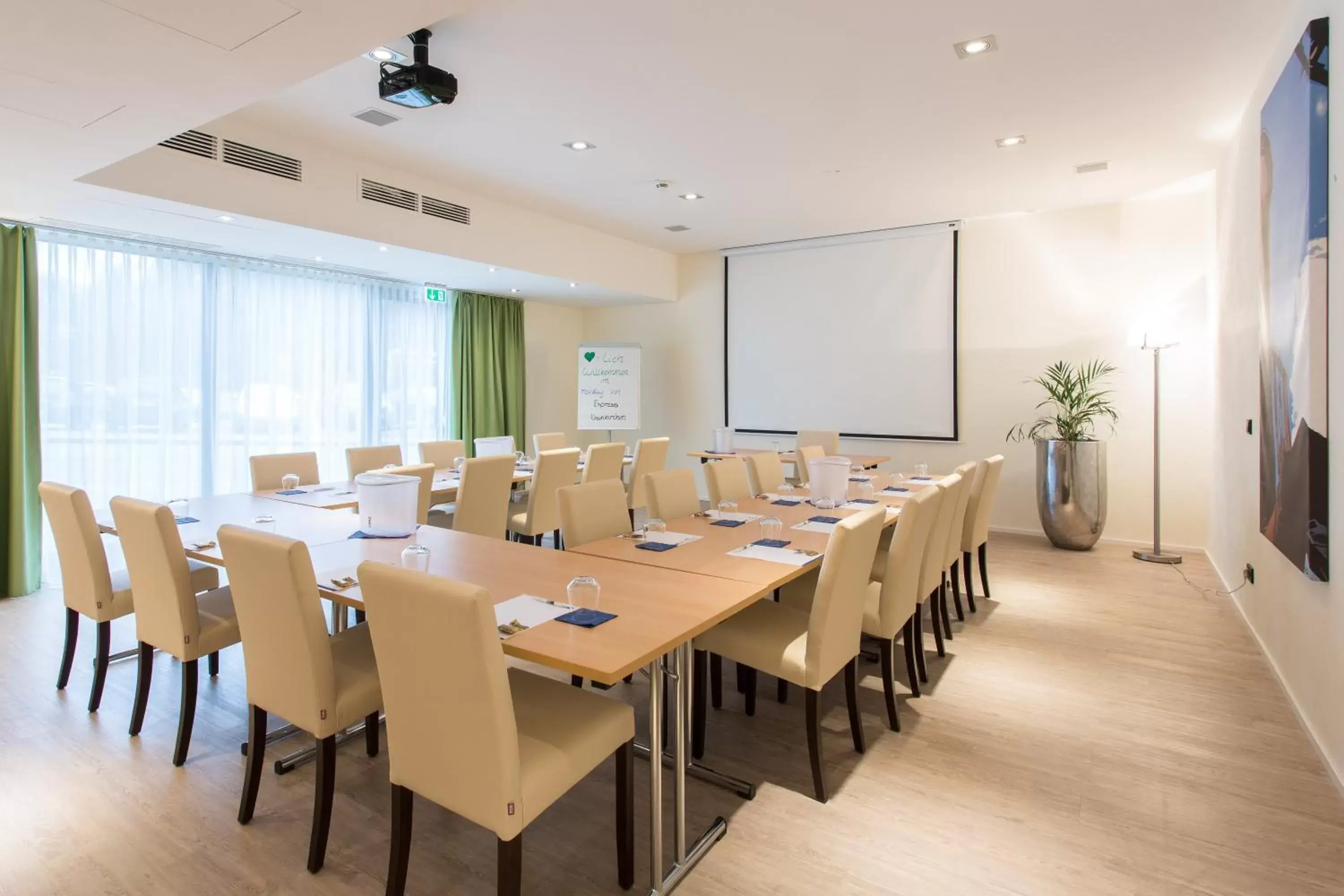 Meeting/conference room in Holiday Inn Express Neunkirchen, an IHG Hotel