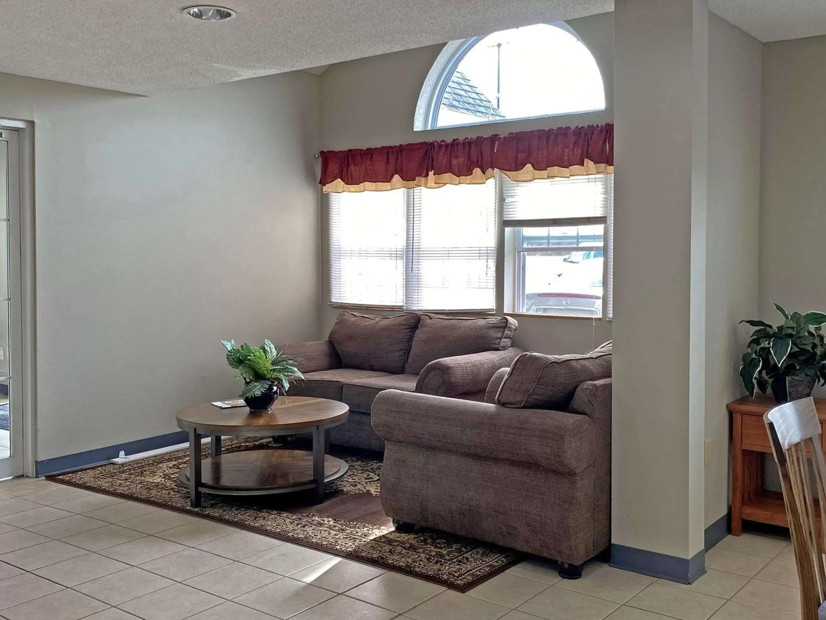 Lobby or reception, Seating Area in Quality Inn & Suites Grove City-Outlet Mall