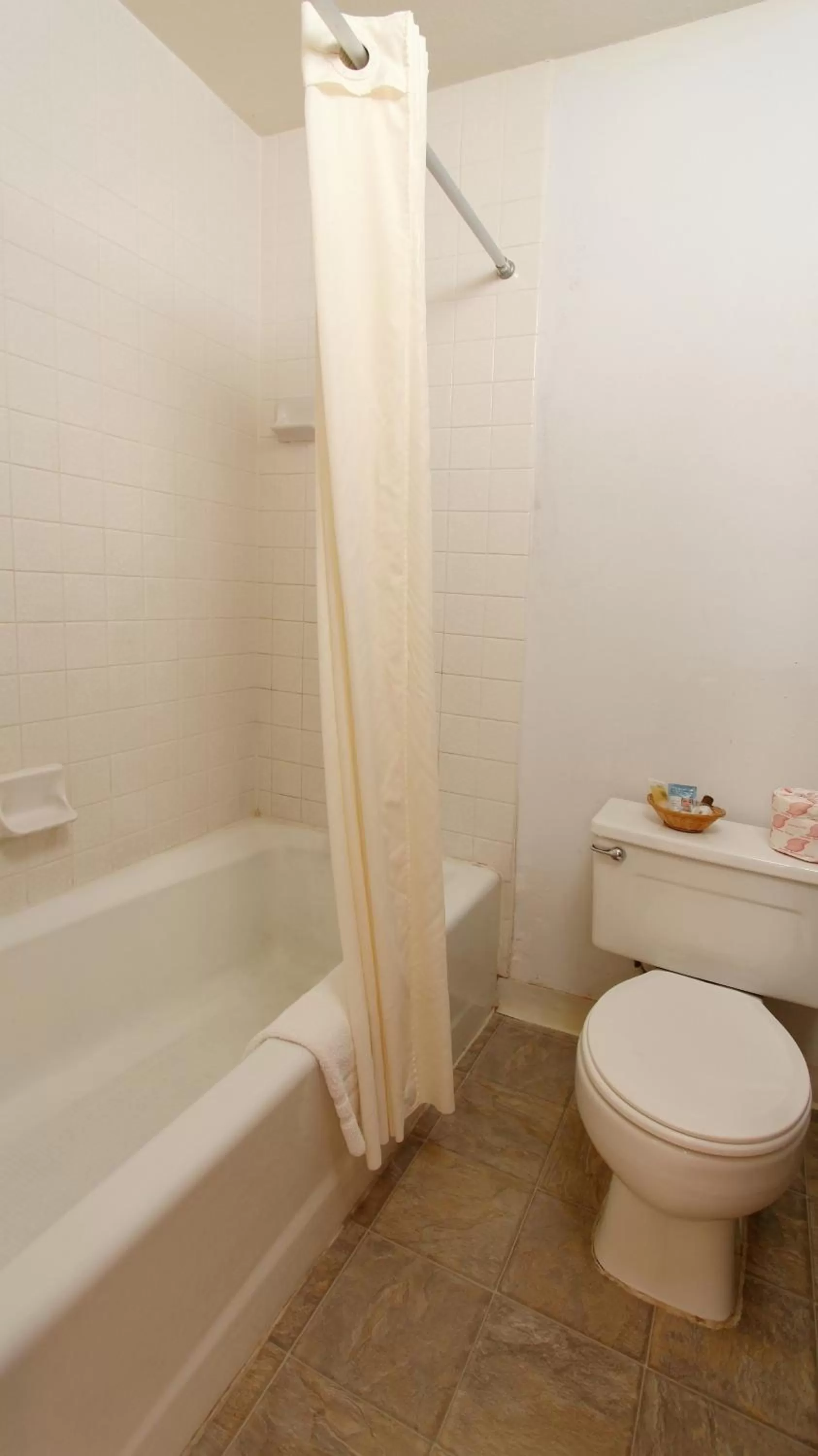 Shower in Winners Inn Casino