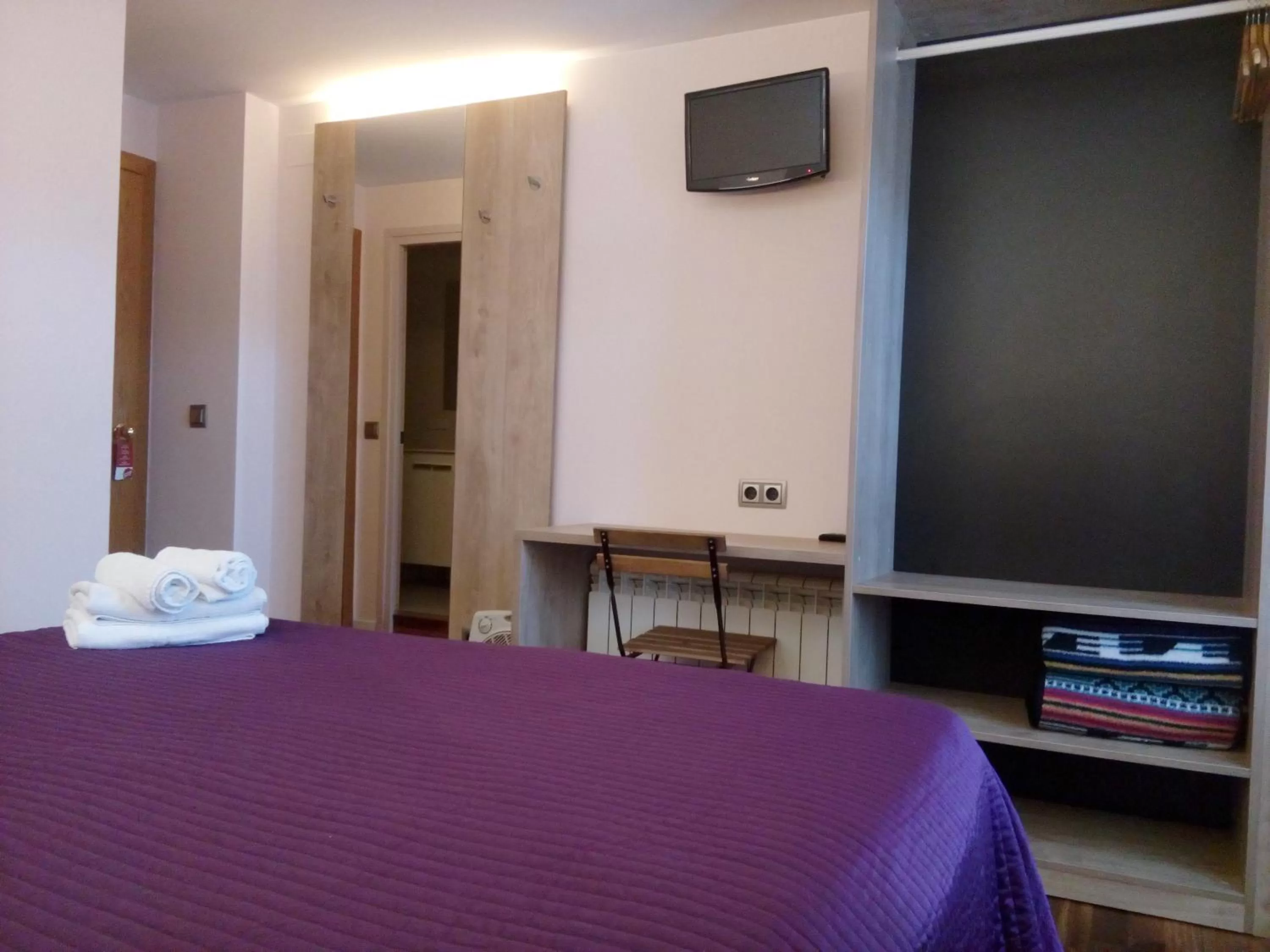 Bed in CAN MENCIÓ - Plaça Major