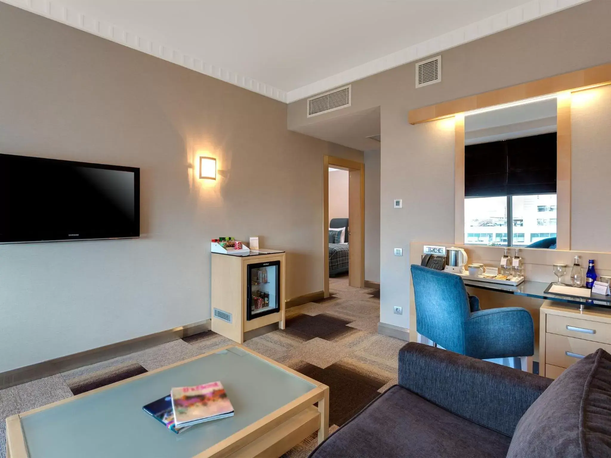 Communal lounge/ TV room, Lounge/Bar in Metropolitan Hotels Ankara