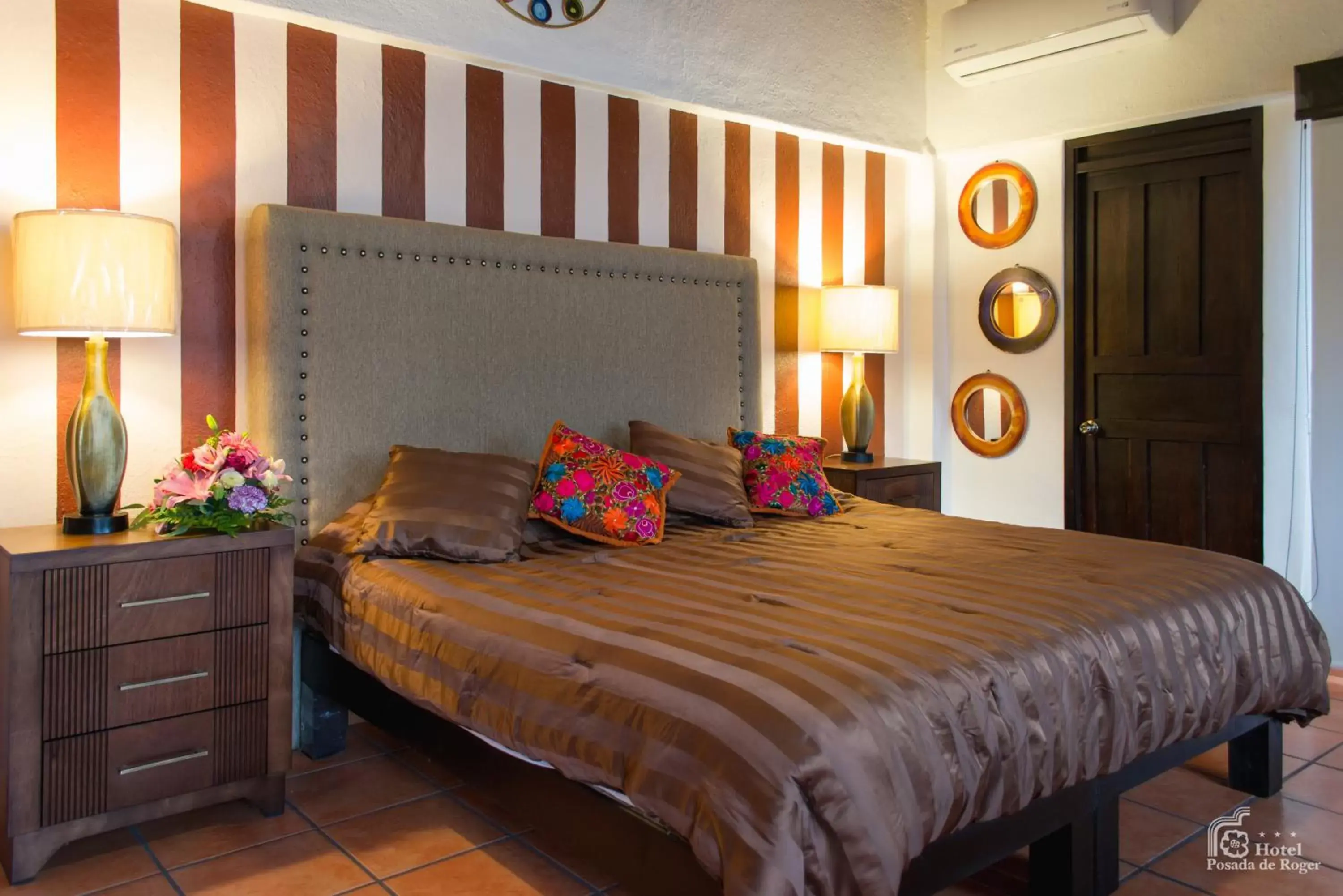 Bedroom, Bed in Hotel Posada De Roger