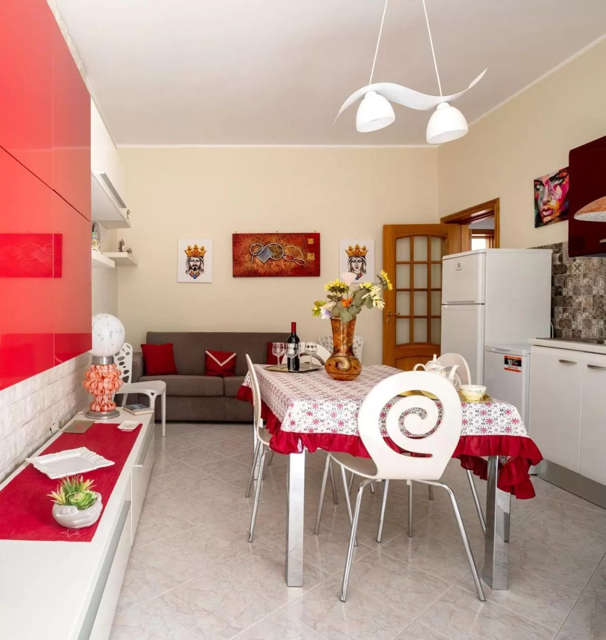 Dining area, Restaurant/Places to Eat in A casa tua Affitti brevi