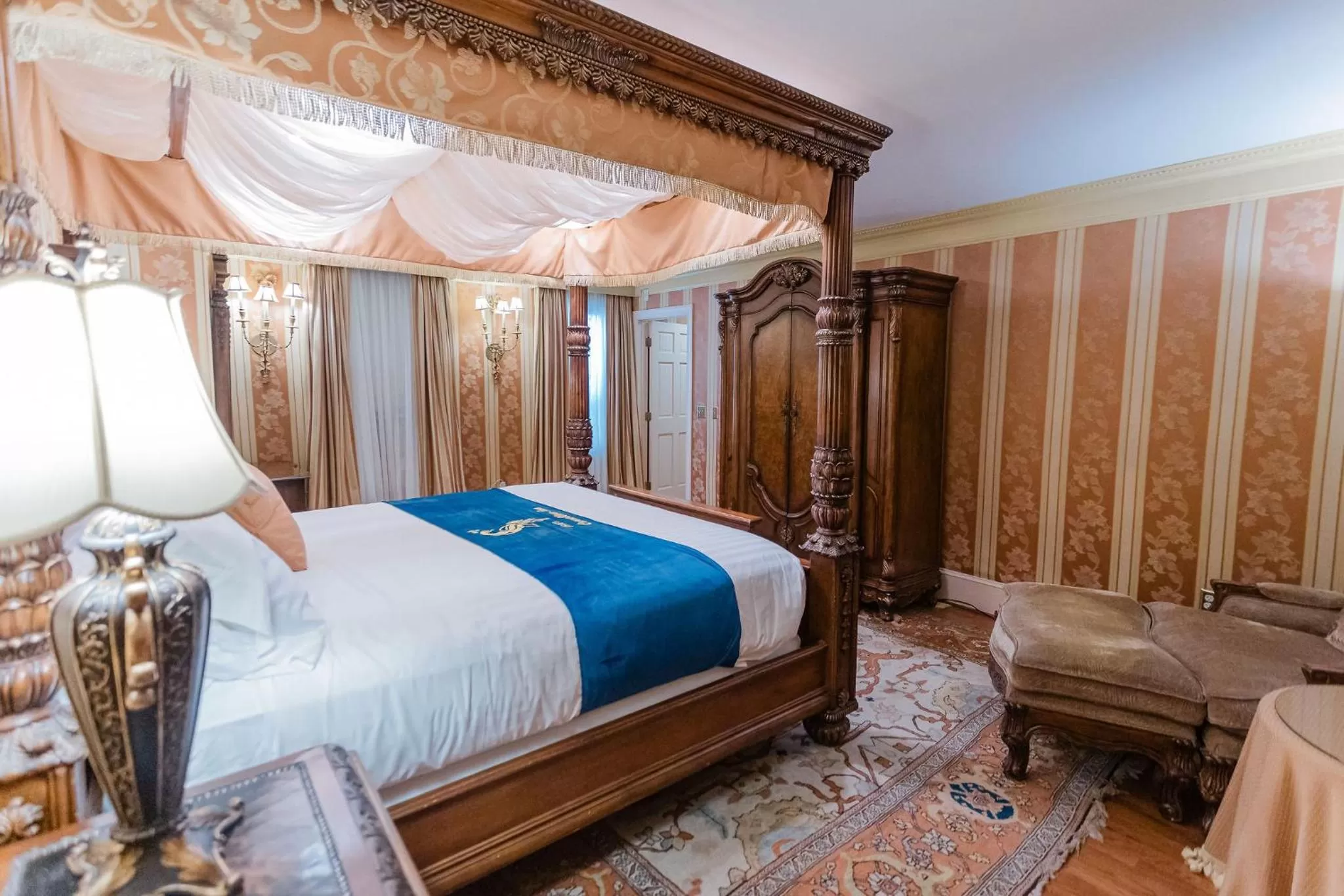 Bed in 1840s Carrollton Inn