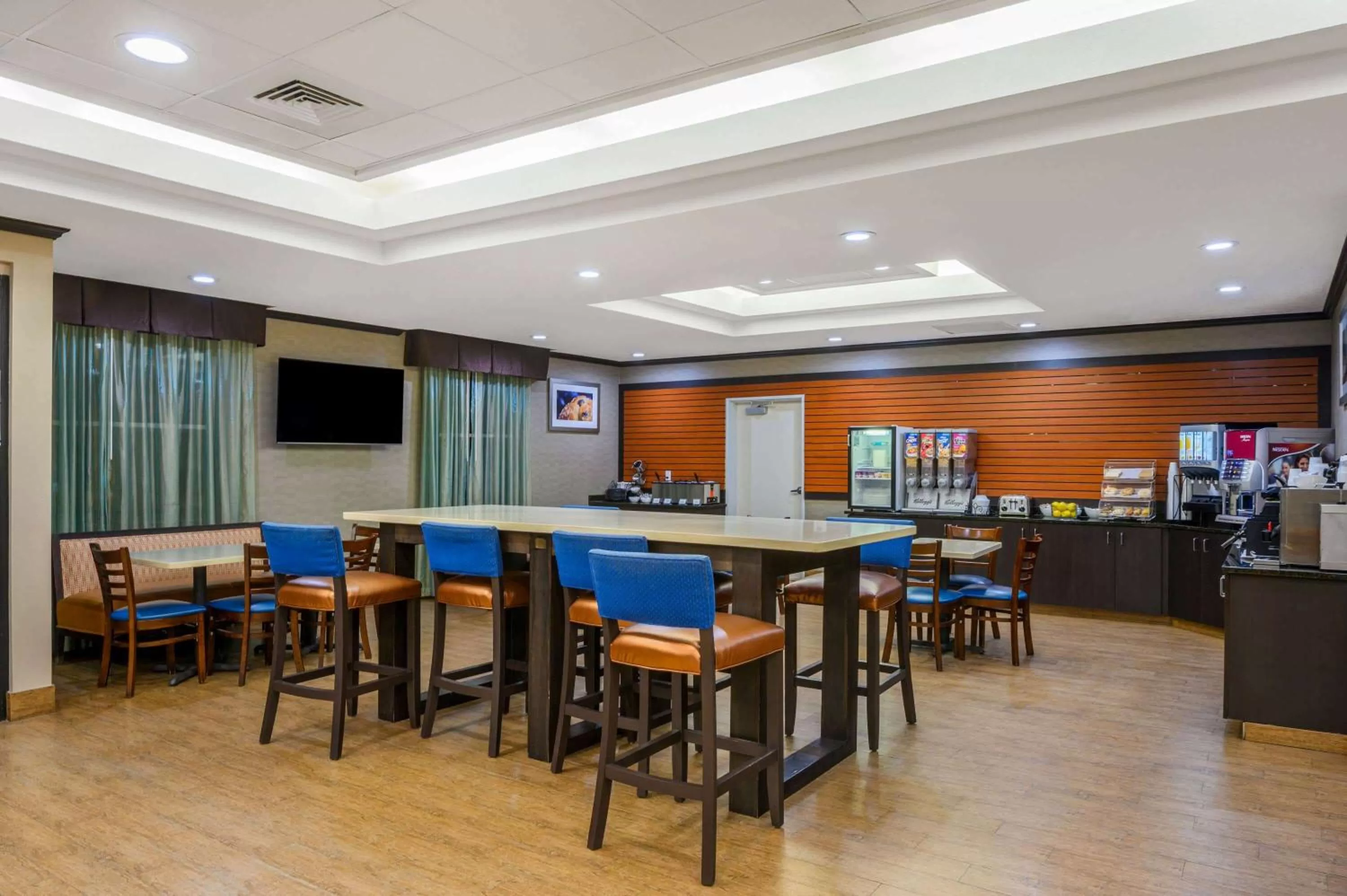 Restaurant/places to eat in La Quinta Inn & Suites Casino and Bar by Wyndham Glendive