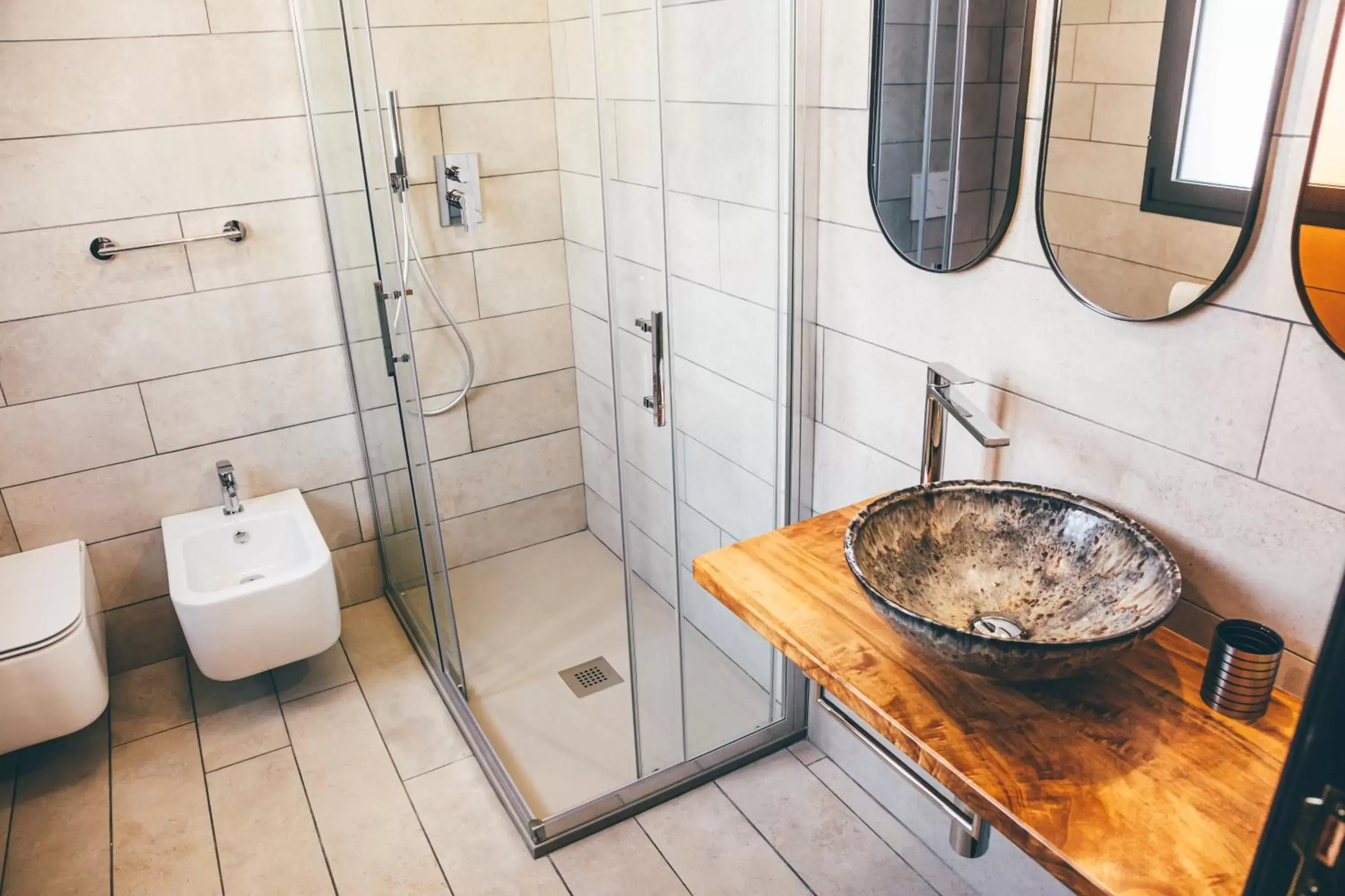 Bathroom in Eksōtika