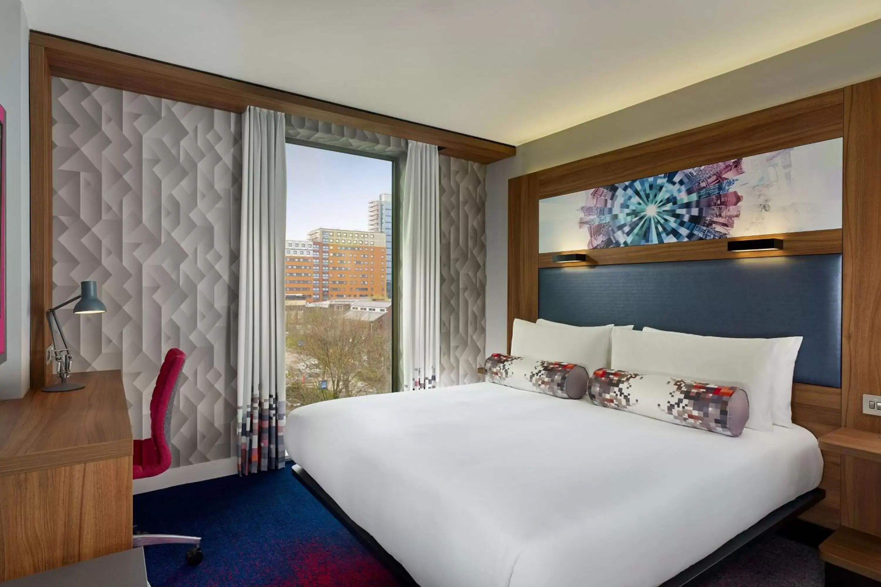 Photo of the whole room, Bed in Aloft Birmingham Eastside