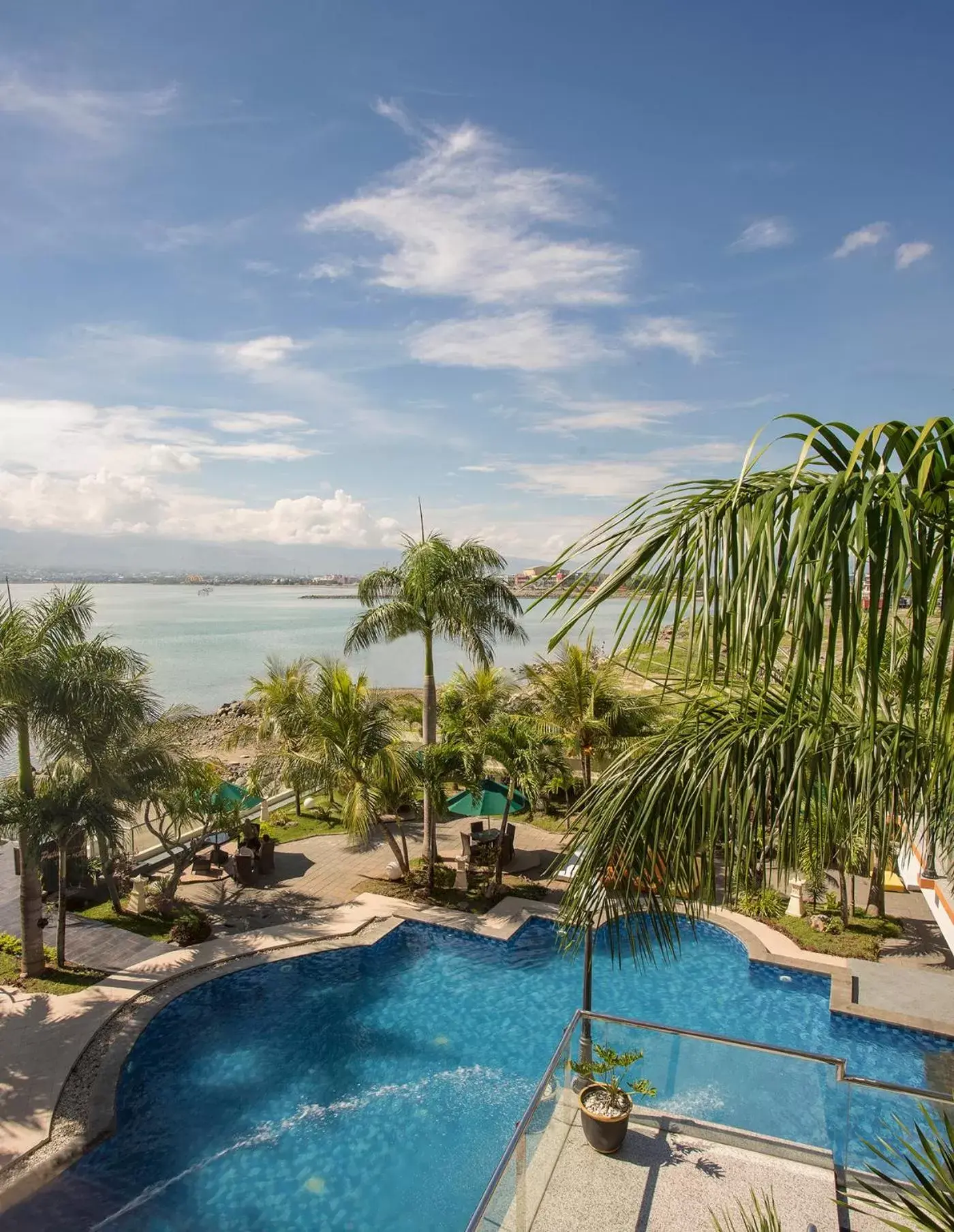 Pool view in Swiss-Belhotel Silae Palu Pool view in Swiss-Belhotel Silae Palu