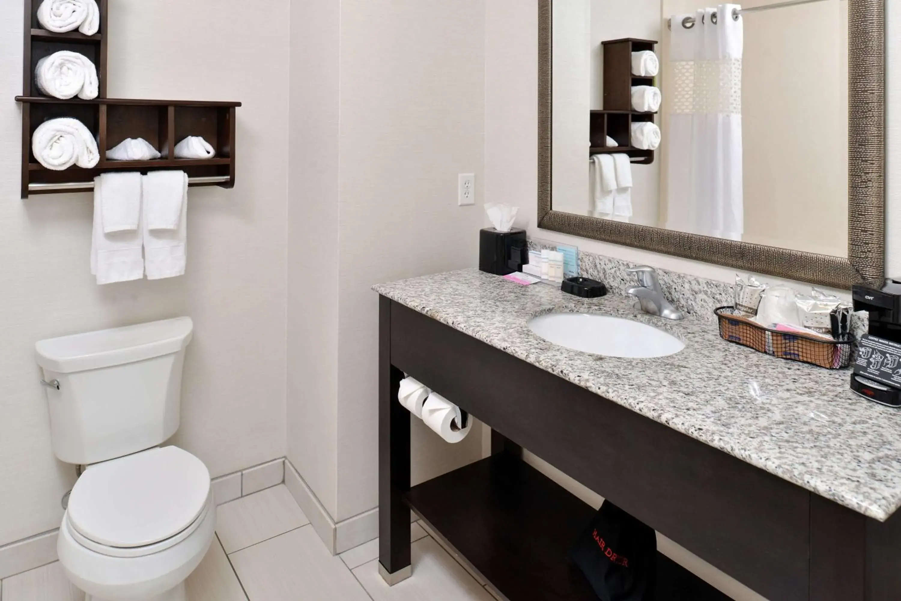 Bathroom in Hampton Inn By Hilton Middletown