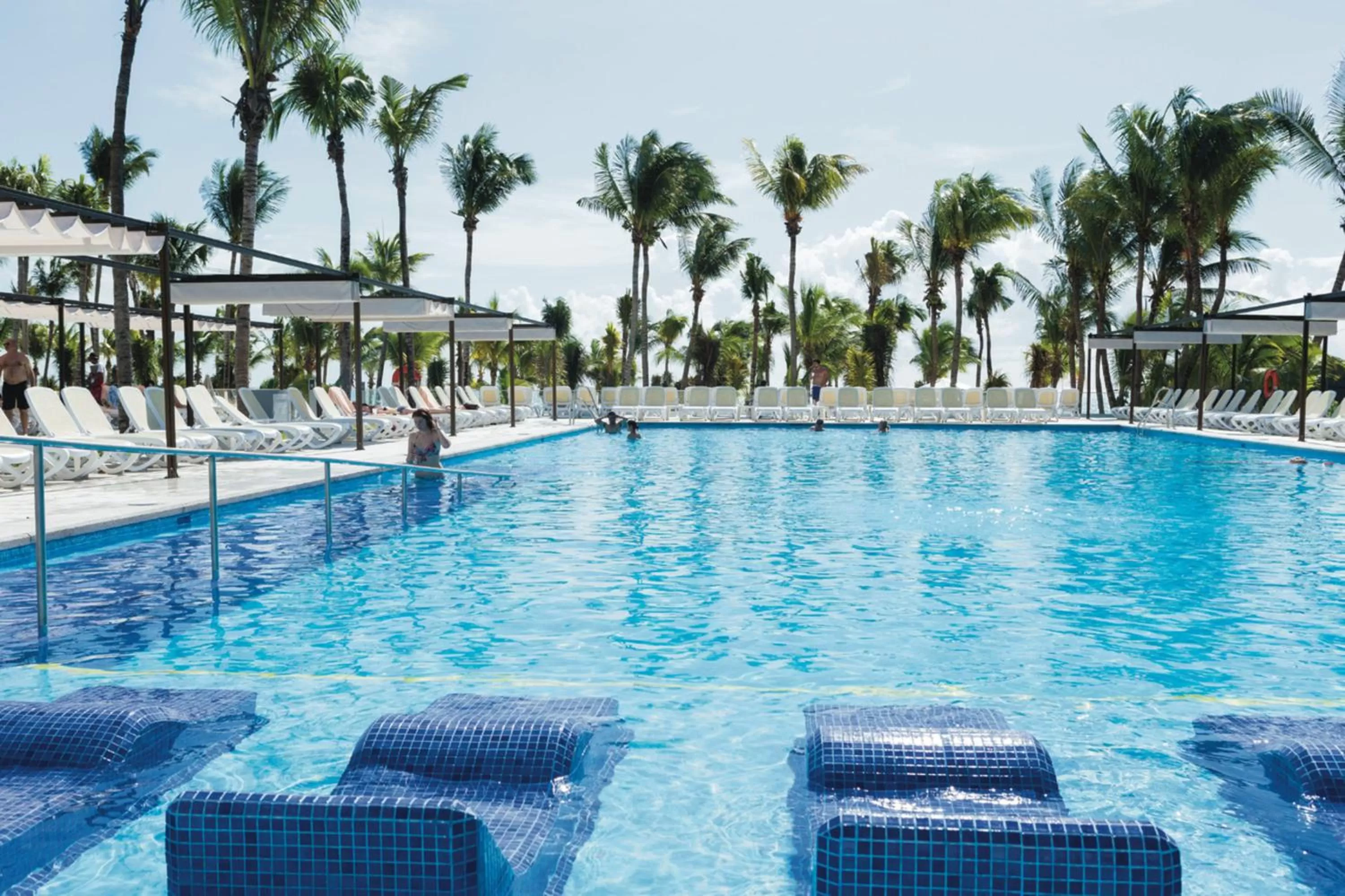 Swimming pool in Riu Playacar - All Inclusive