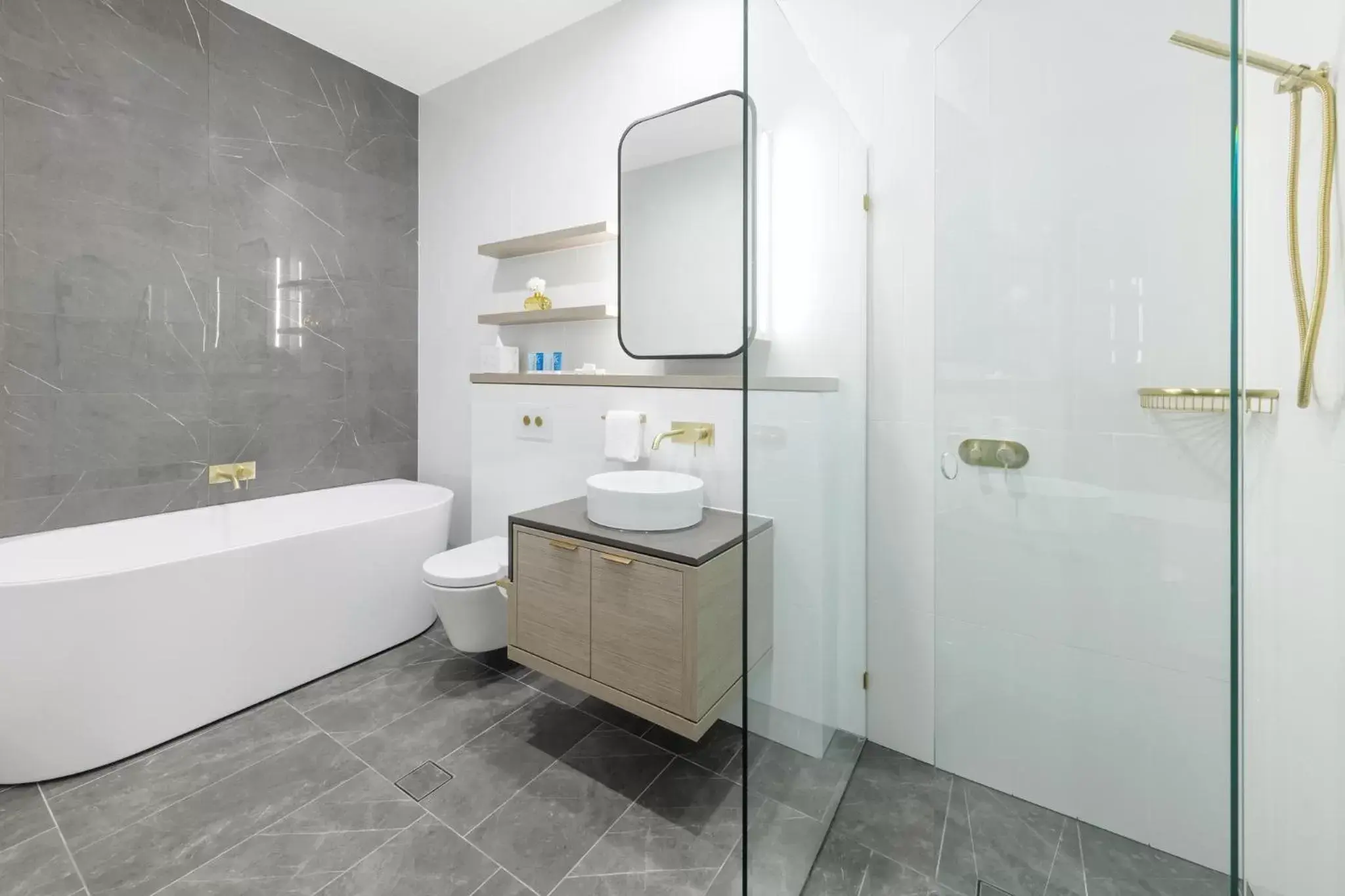 Shower, Bathroom in Meriton Suites Surfers Paradise