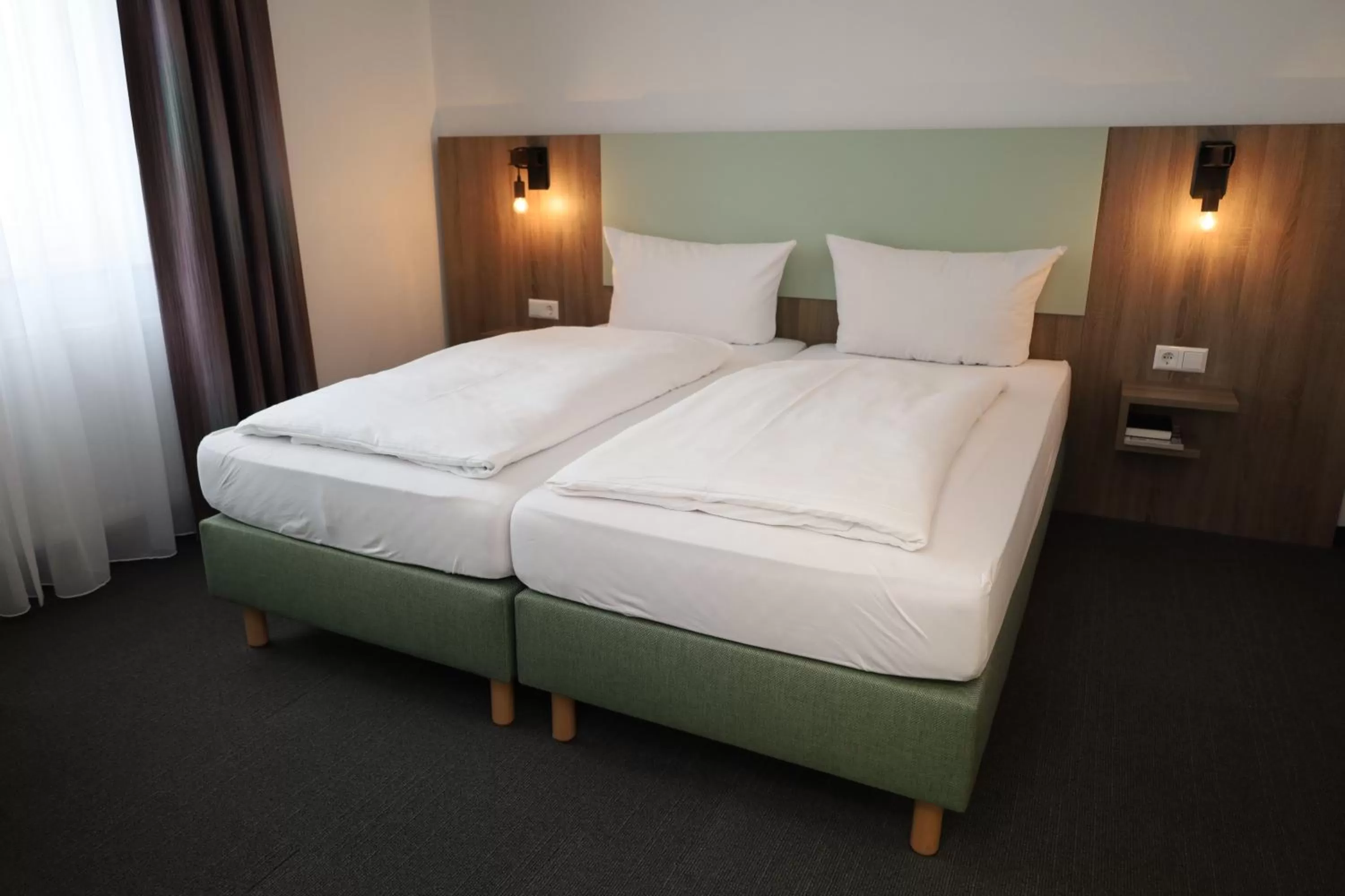 Photo of the whole room, Bed in Hotel-Restaurant Thomsen