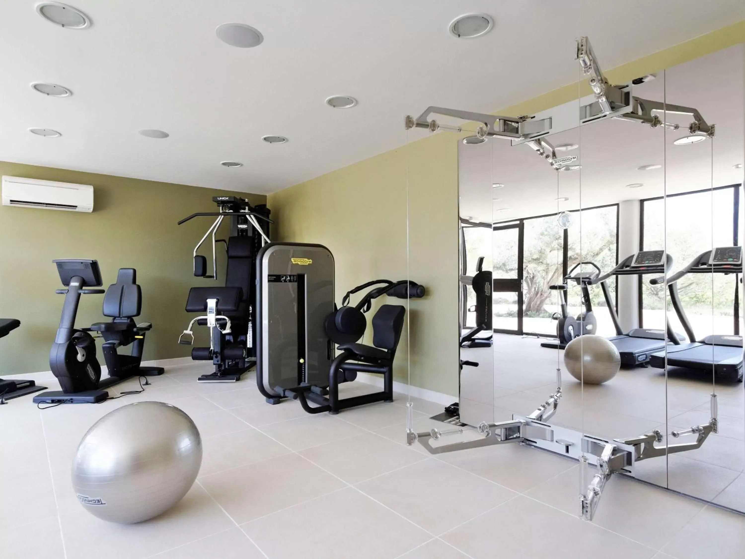 On site, Fitness Center/Facilities in Mercure Brignoles Golf de Barbaroux & Spa