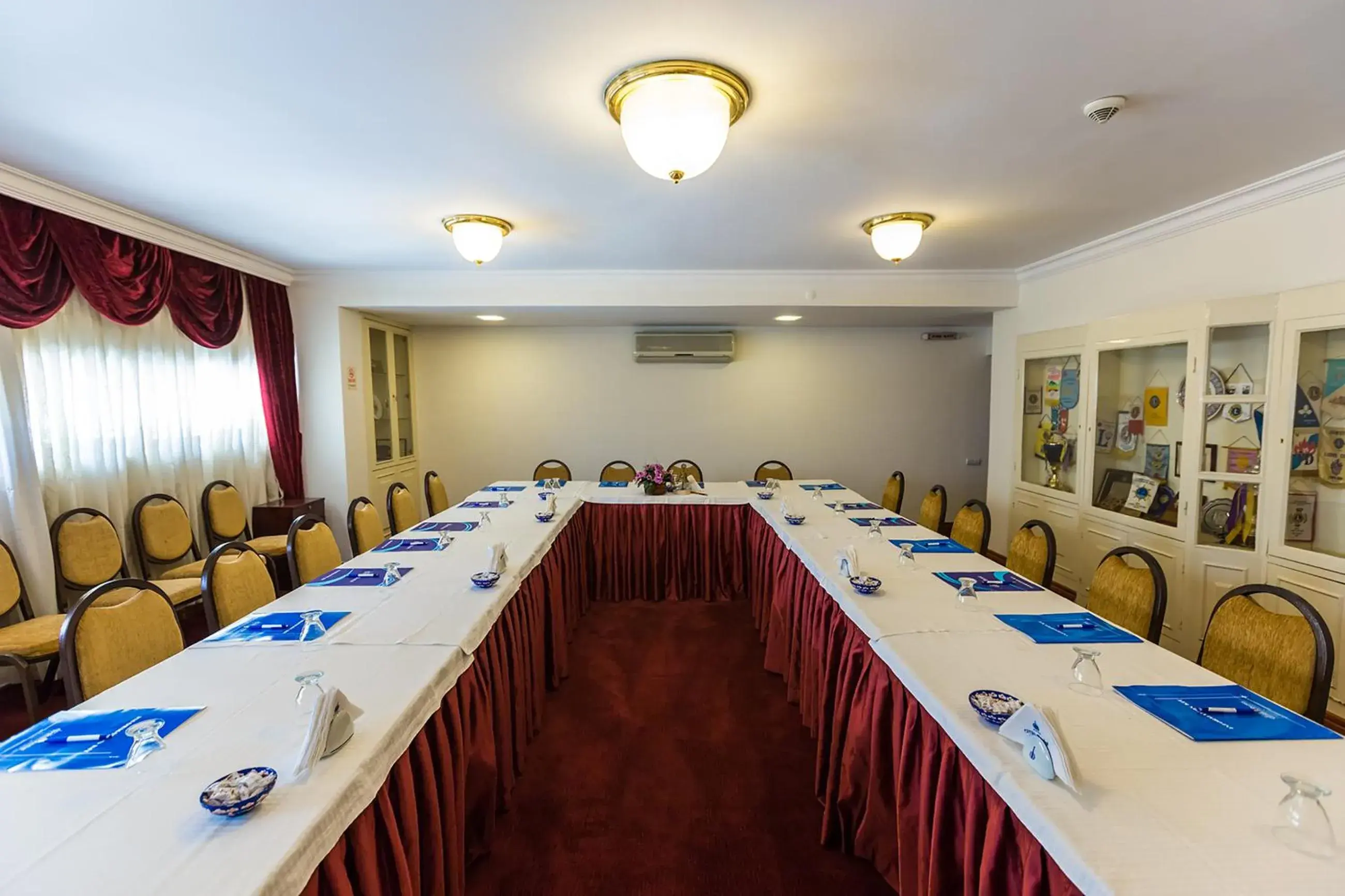 Business facilities in Derici Hotel