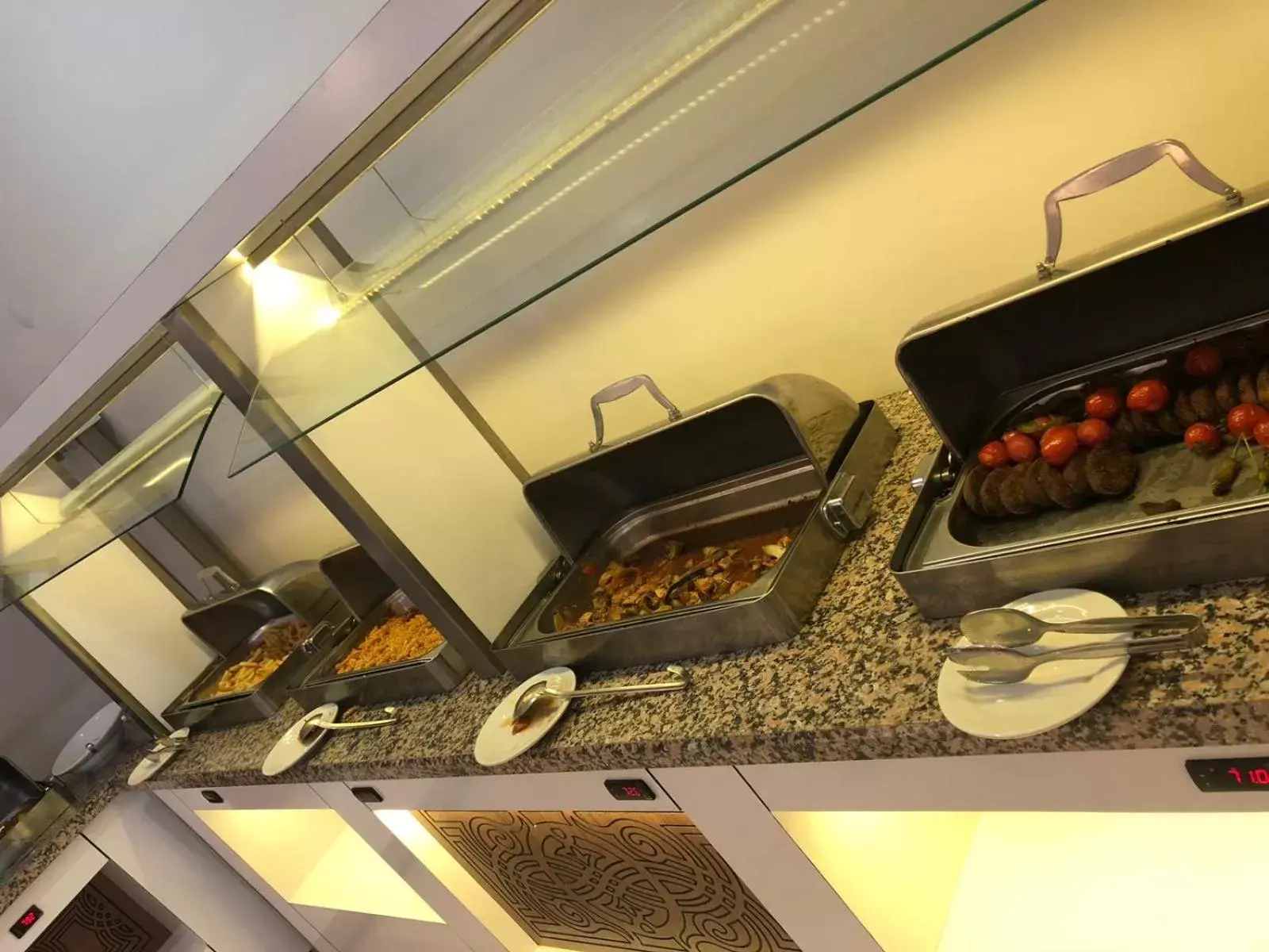 Food and drinks, Kitchen/Kitchenette in Arsi Enfi City Beach Hotel