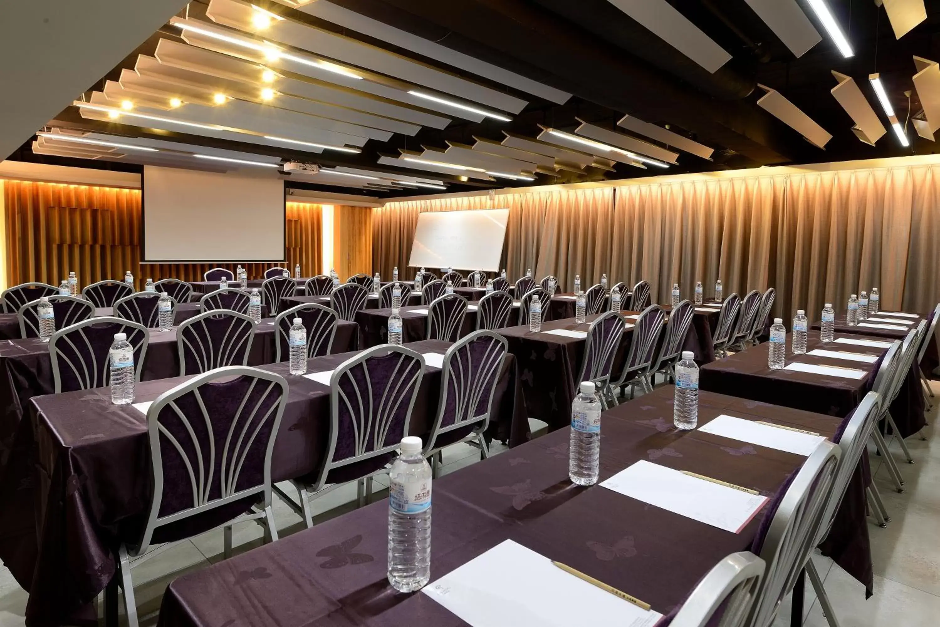 Meeting/conference room, Restaurant/Places to Eat in Talmud Hotel Tainan