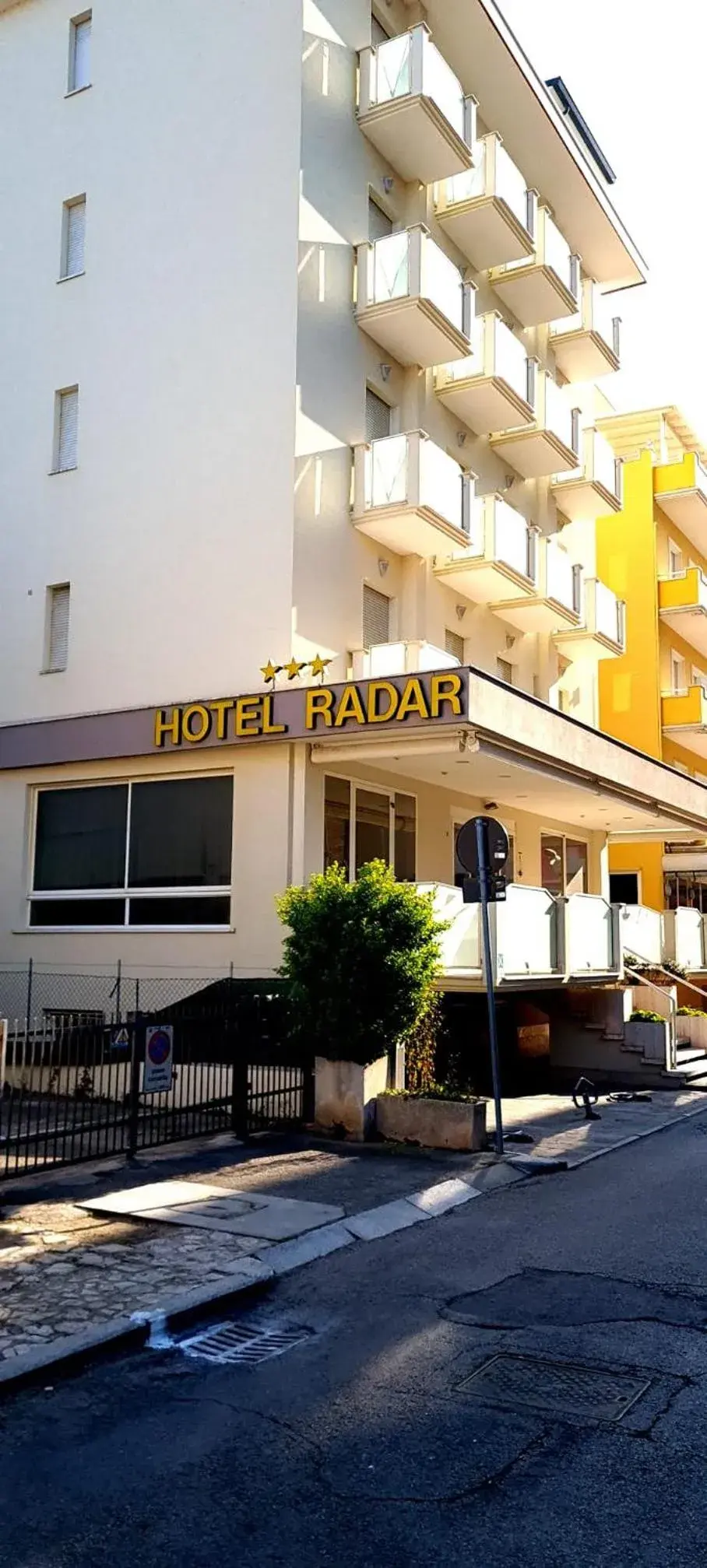 Property building in Hotel Radar