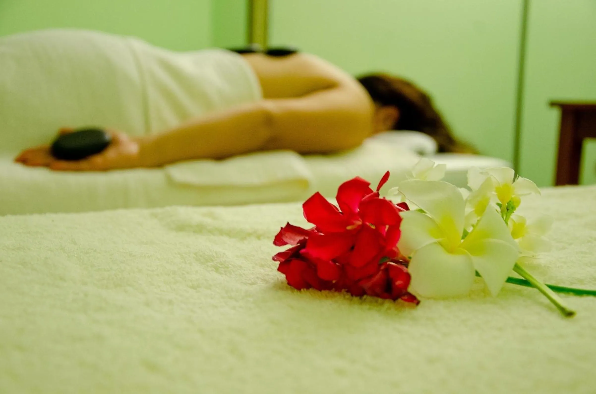 Massage, Bed in White Sands Hotel