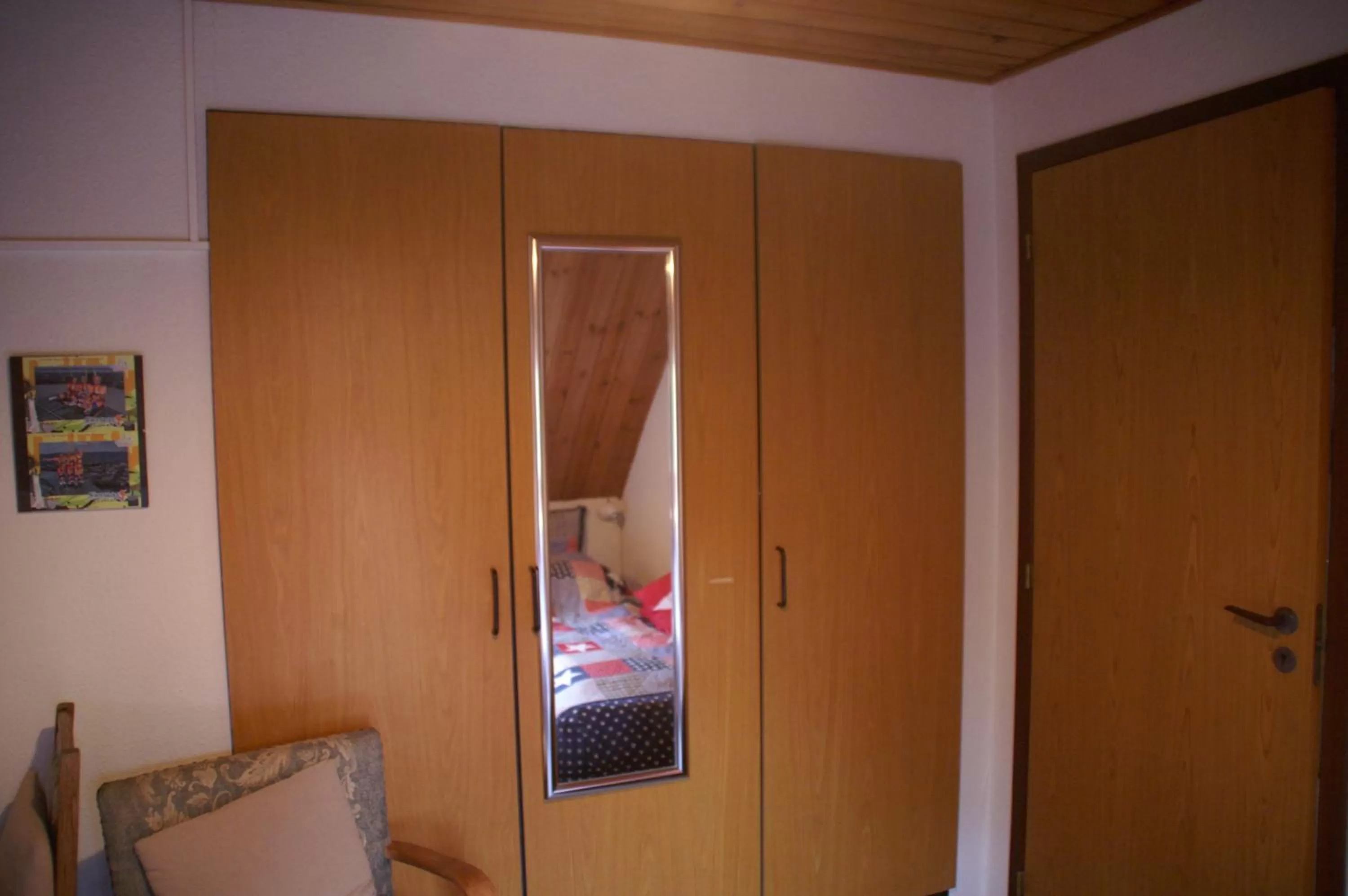 Text overlay, Bed in Annys Bed & Breakfast