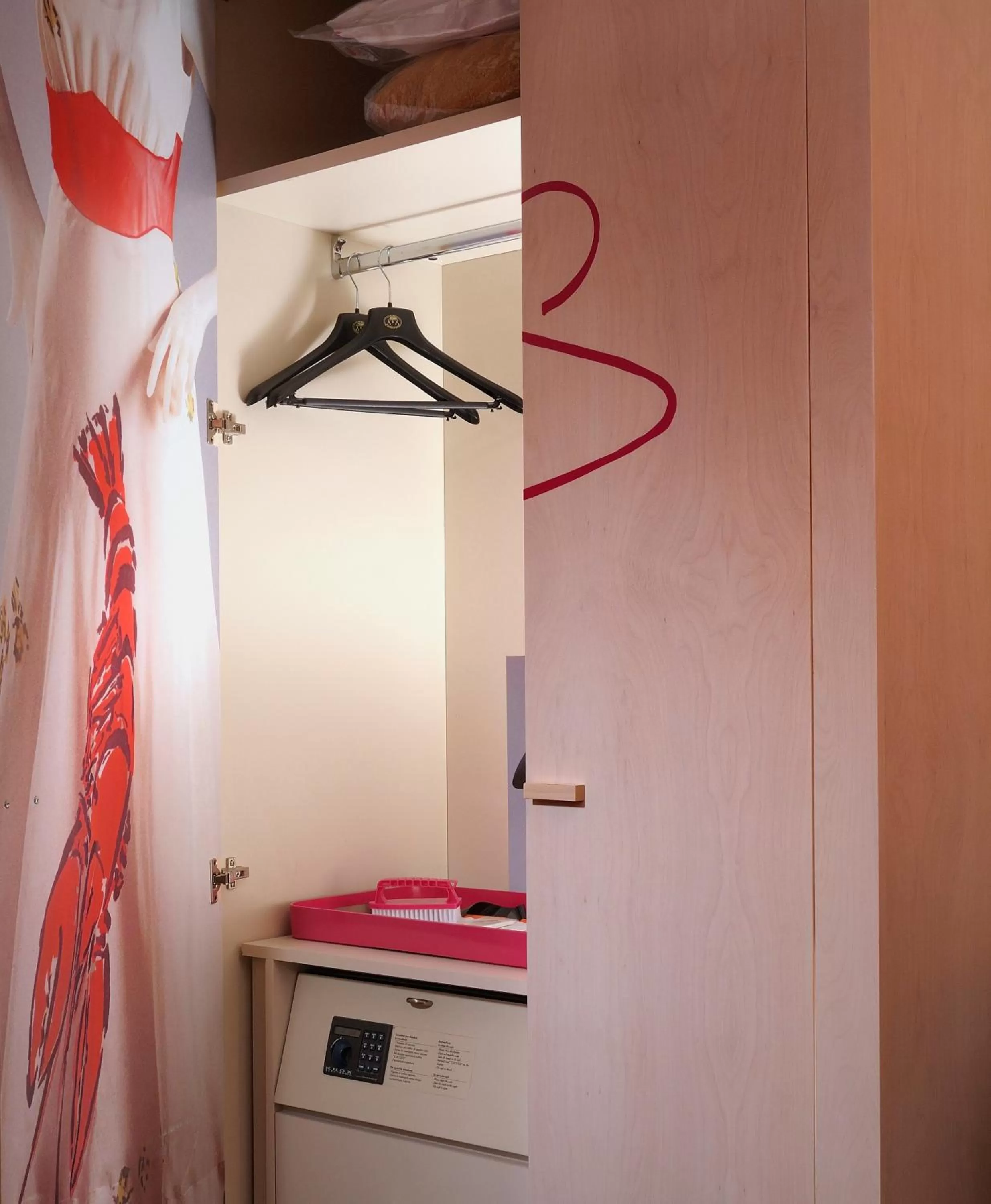 Decorative detail in Phi Hotel Bologna