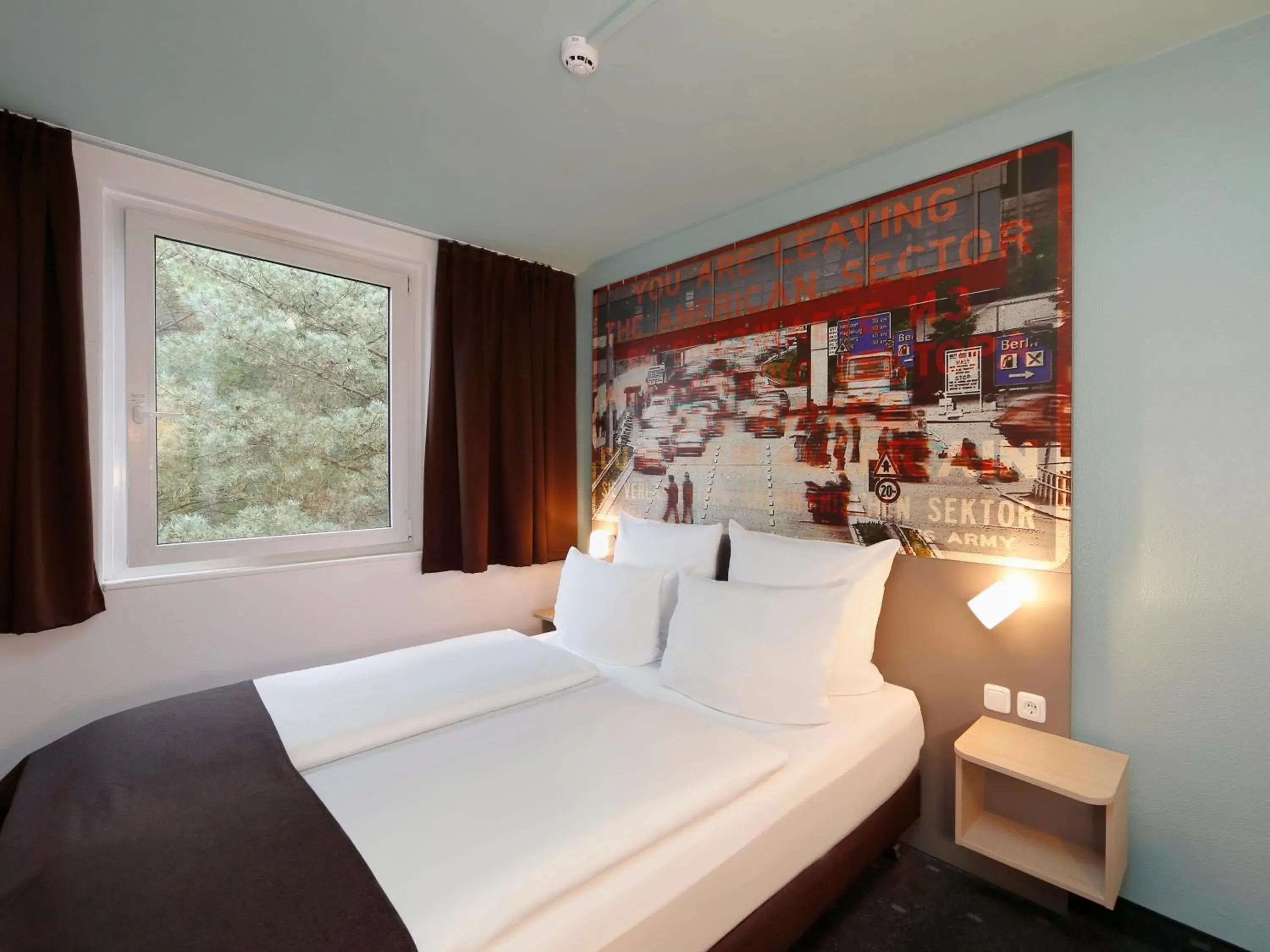 Photo of the whole room, Bed in B&B Hotel Berlin-Dreilinden