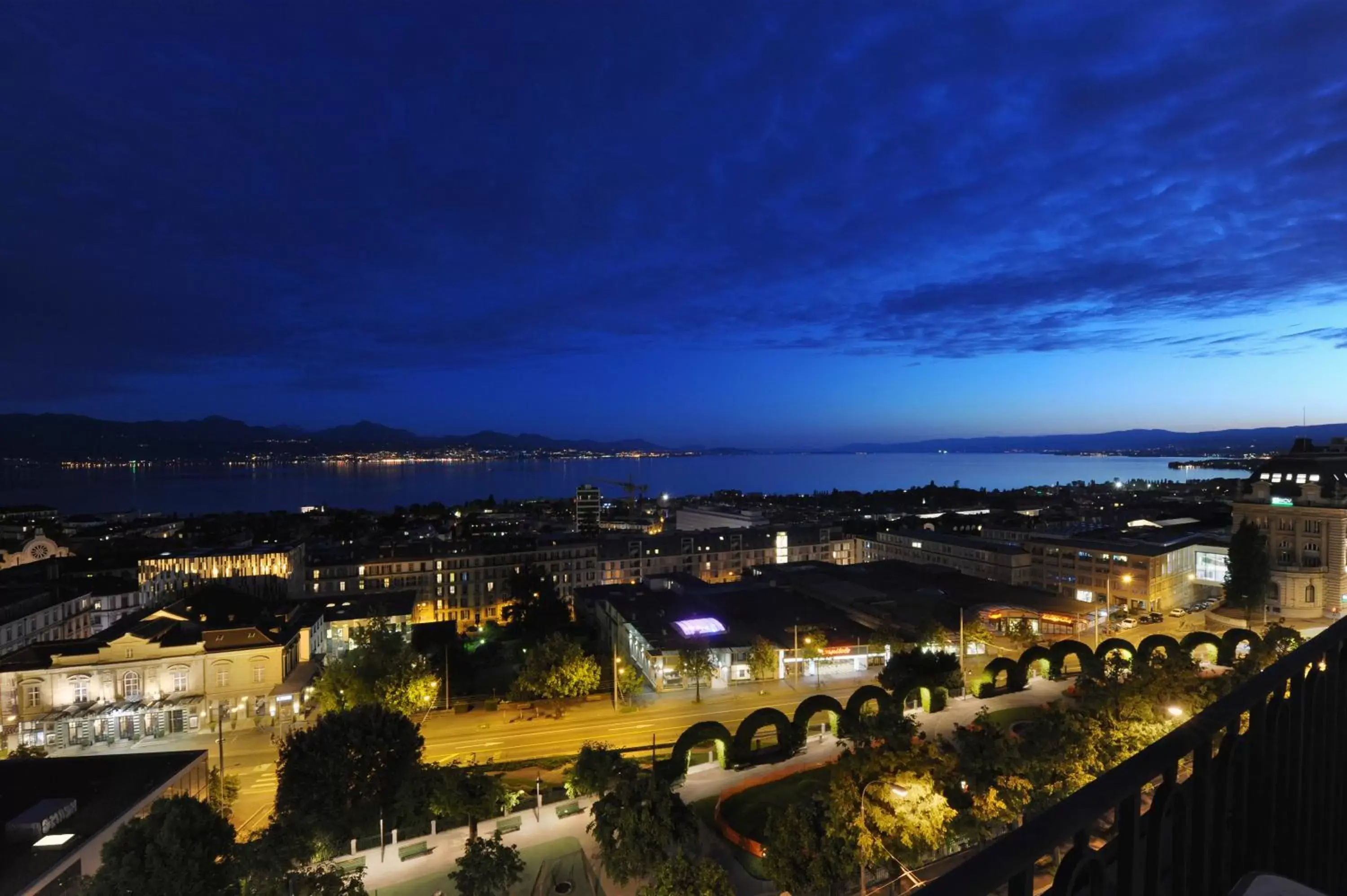 City view, Bird's-eye View in Hôtel de la Paix Lausanne