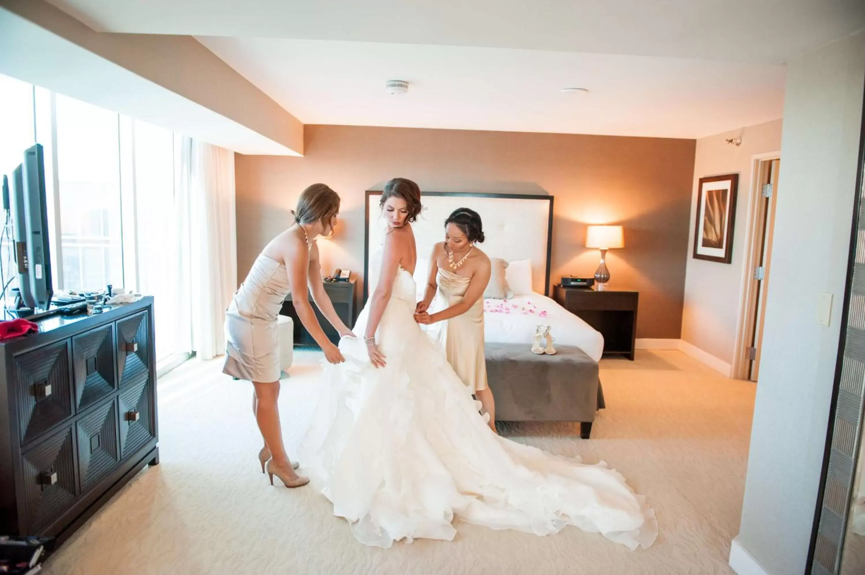 Photo of the whole room, Guests in Hilton Anaheim