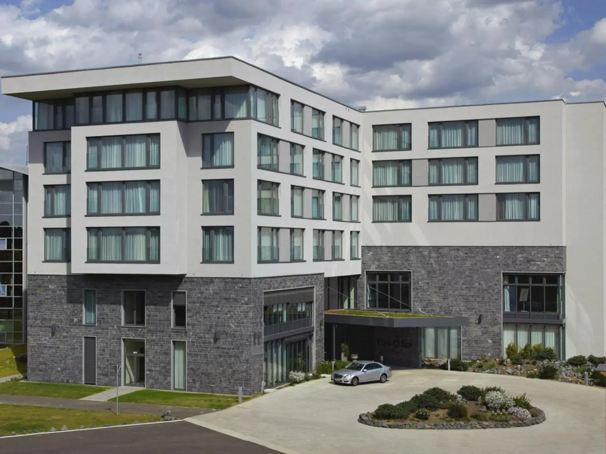 Property building in Hotel Fire & Ice Düsseldorf/Neuss Property building in Hotel Fire & Ice Düsseldorf/Neuss