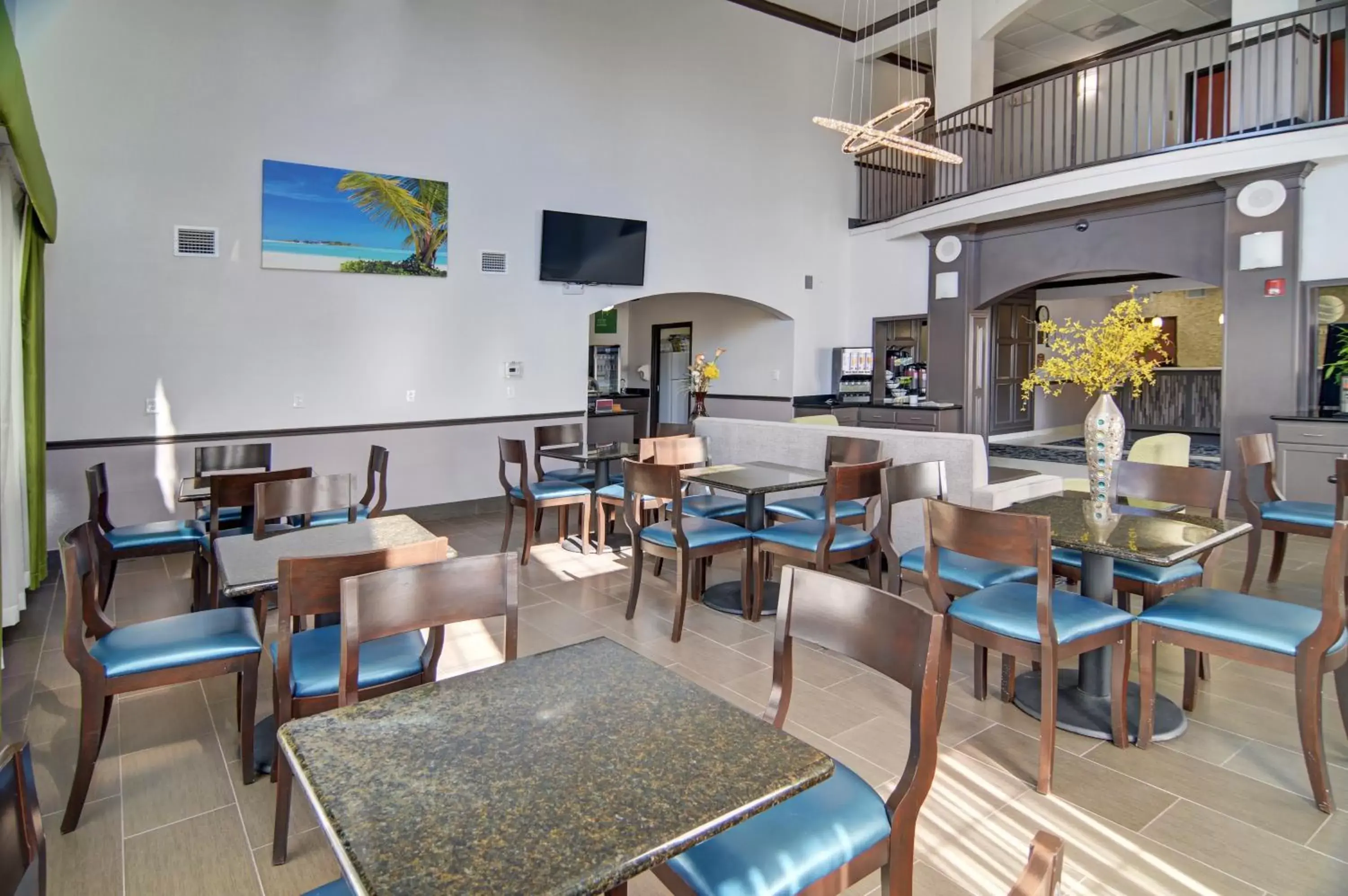 Restaurant/Places to Eat in Comfort Inn & Suites Beachfront