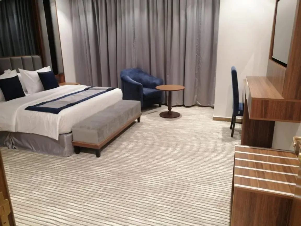 Executive Suite in Tulip View Hotel Executive Suite in Tulip View Hotel