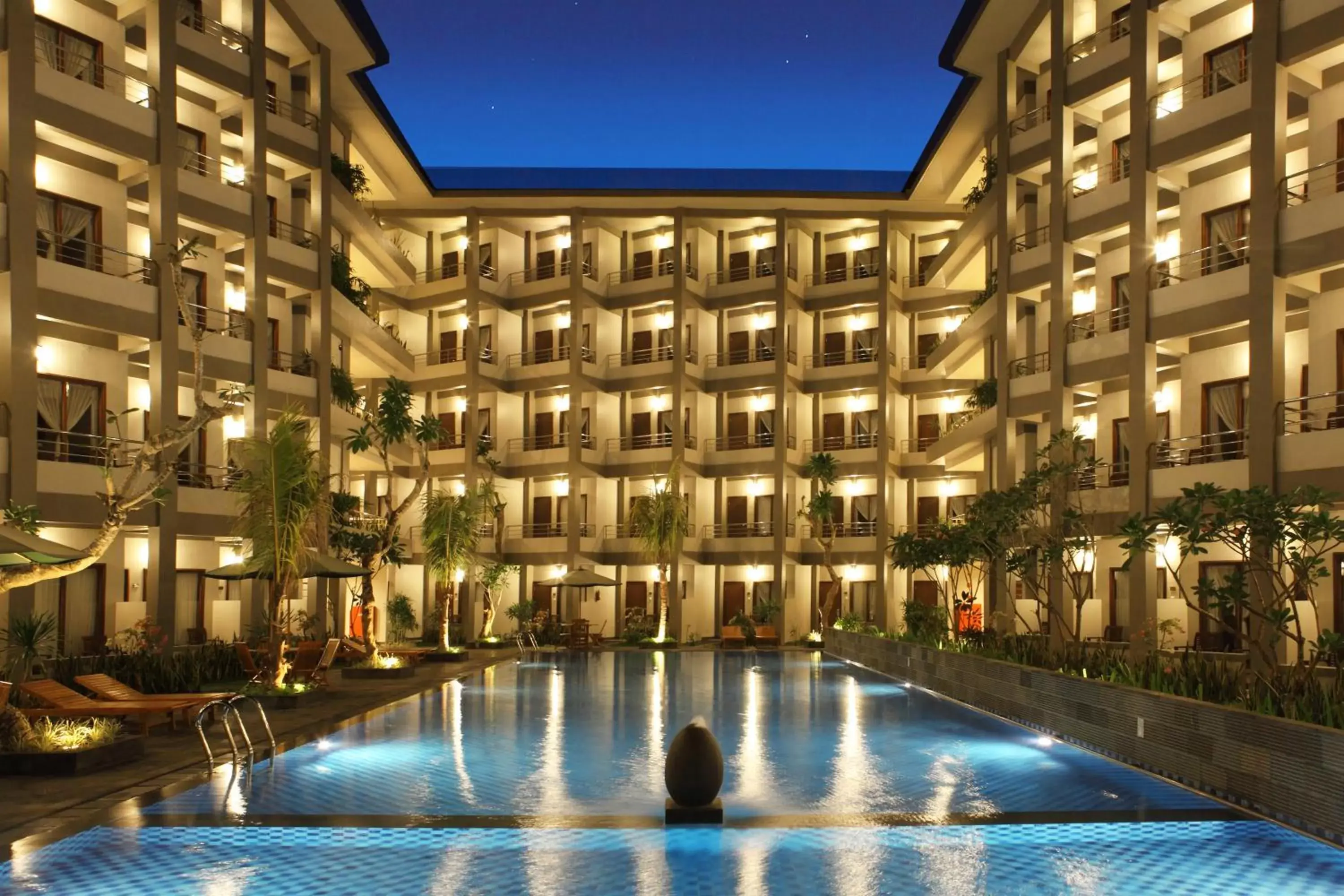 Swimming Pool in Lombok Garden Hotel