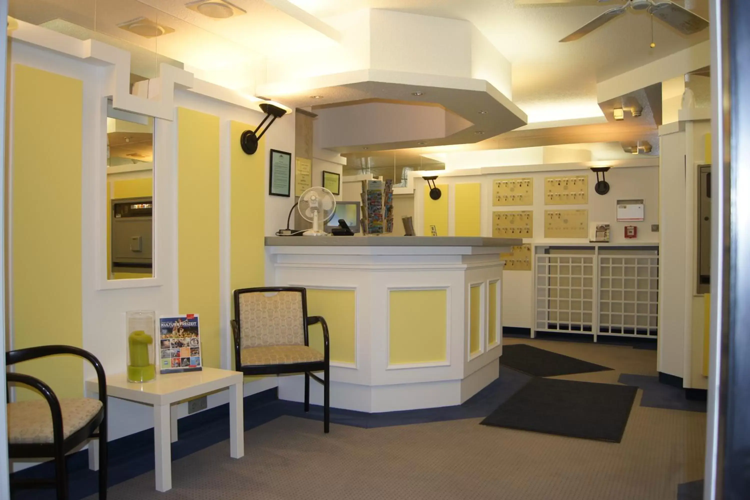 Lobby or reception in Avenue Hotel Lobby or reception in Avenue Hotel