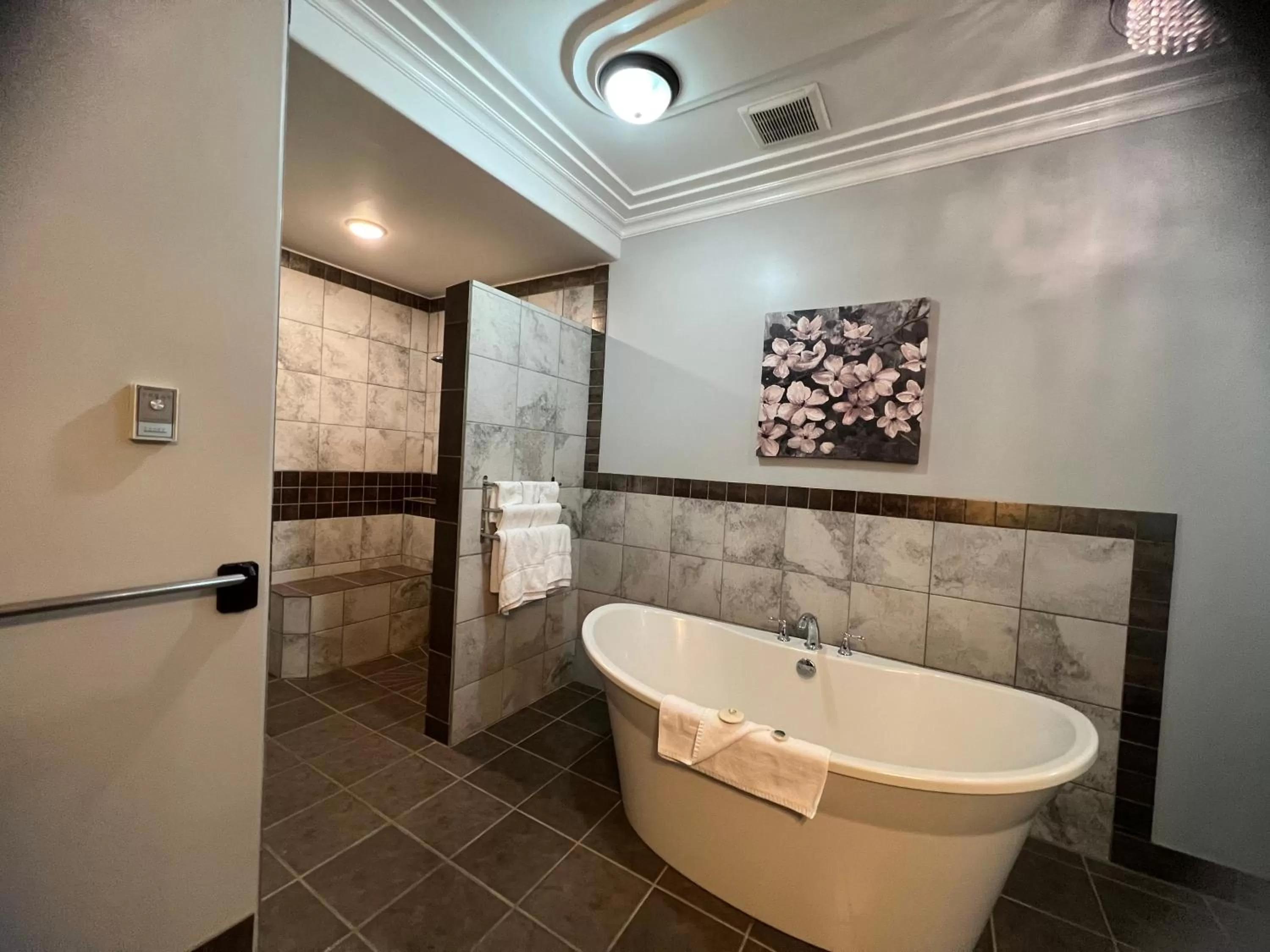 Shower in Wells Gray Inn