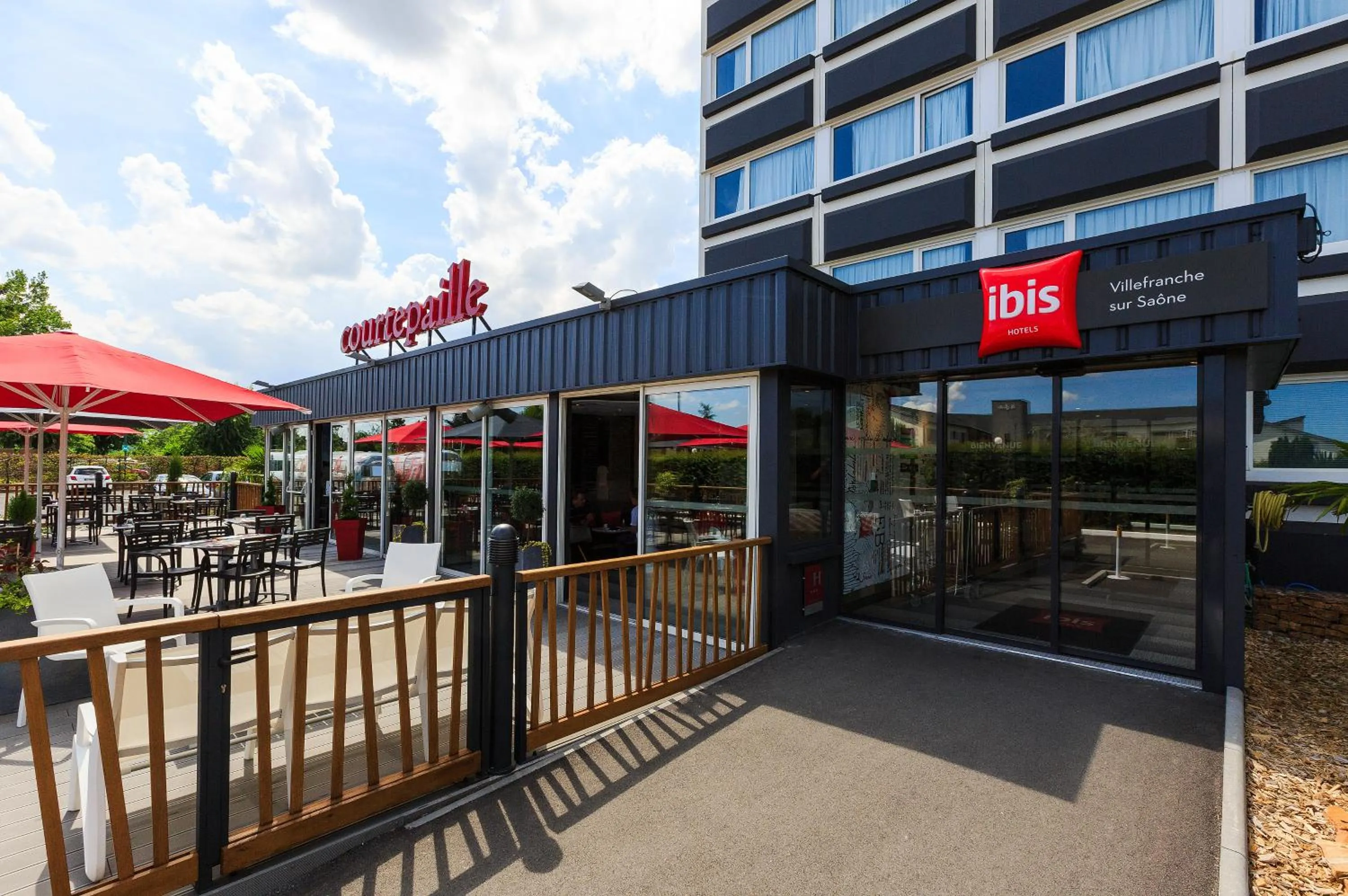 Property building in Ibis Lyon Villefranche Sur Saone