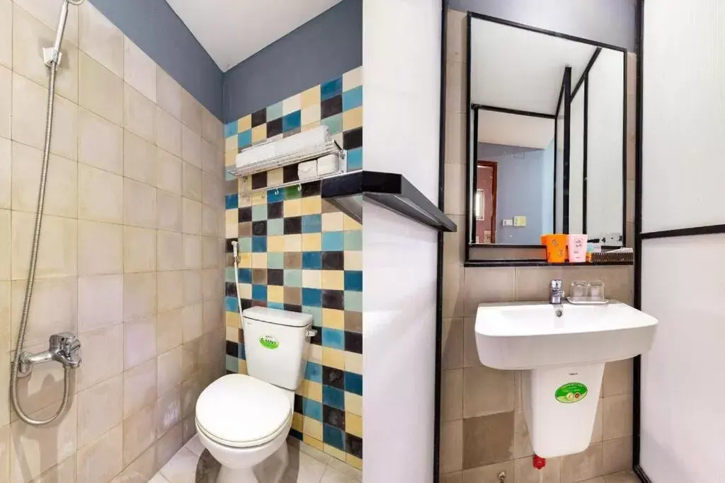 Bathroom in Hoàng Phi Hotel