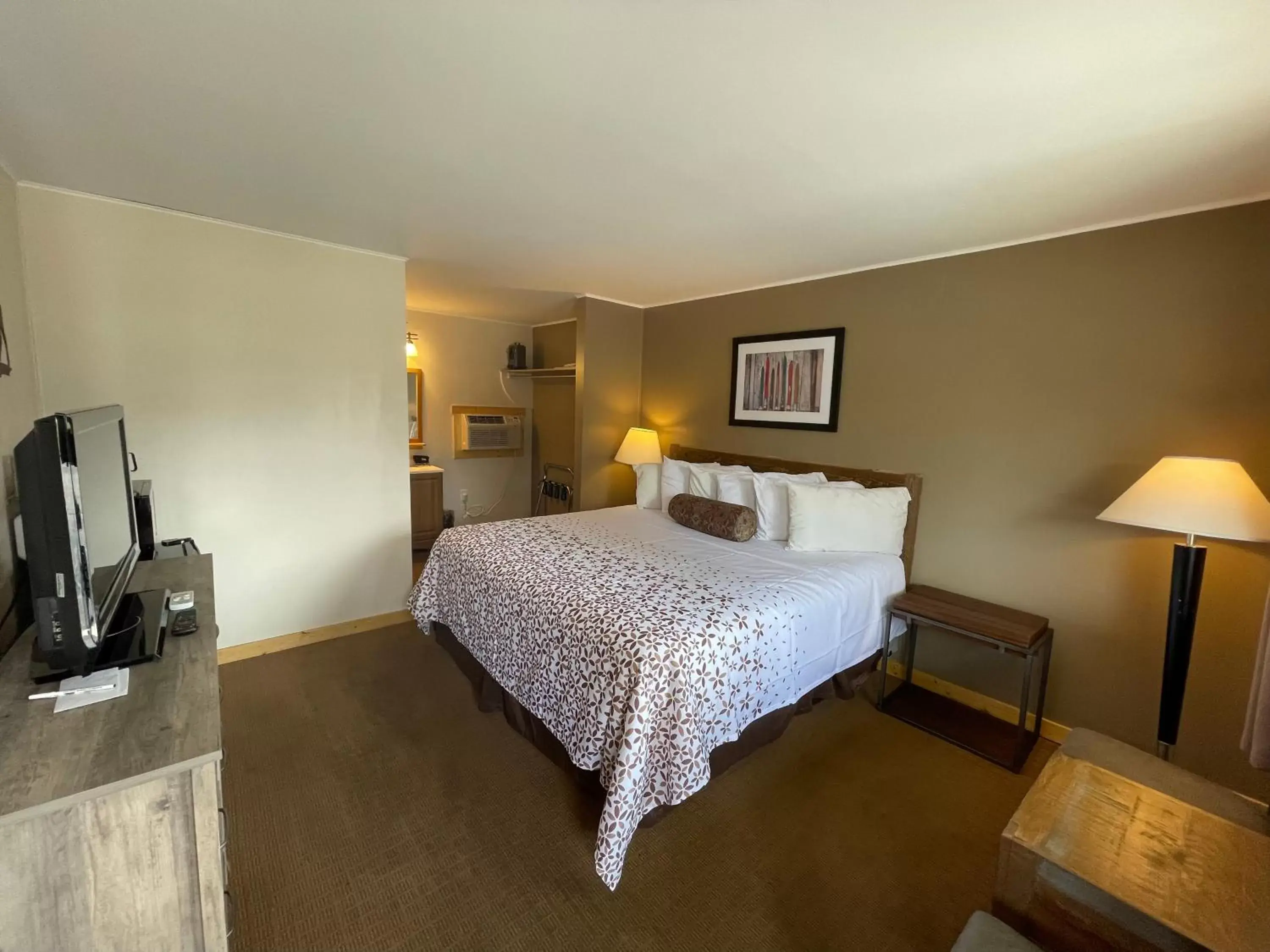 Bedroom, Bed in Estes Mountain Inn