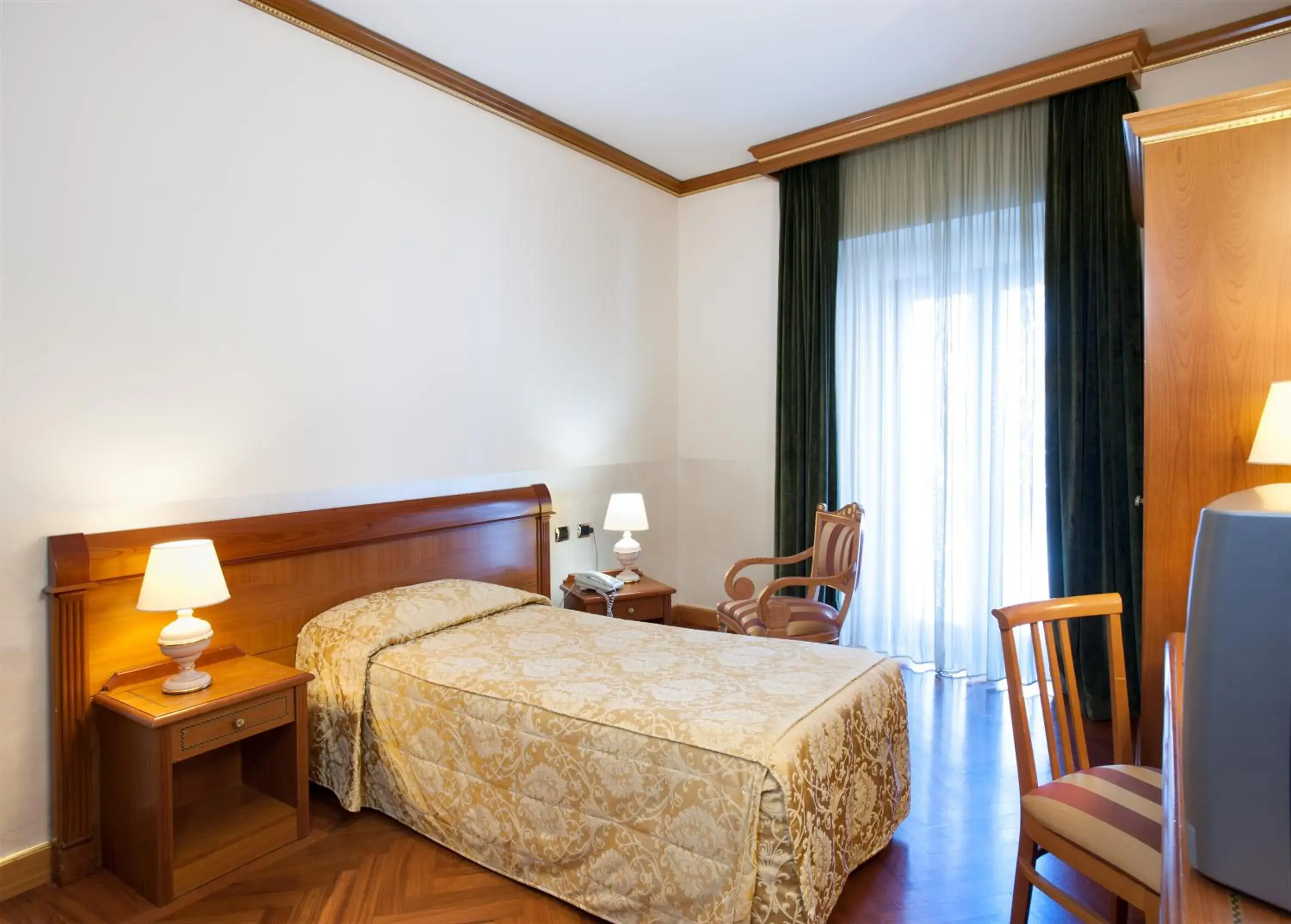 Single Room in Hotel Marconi