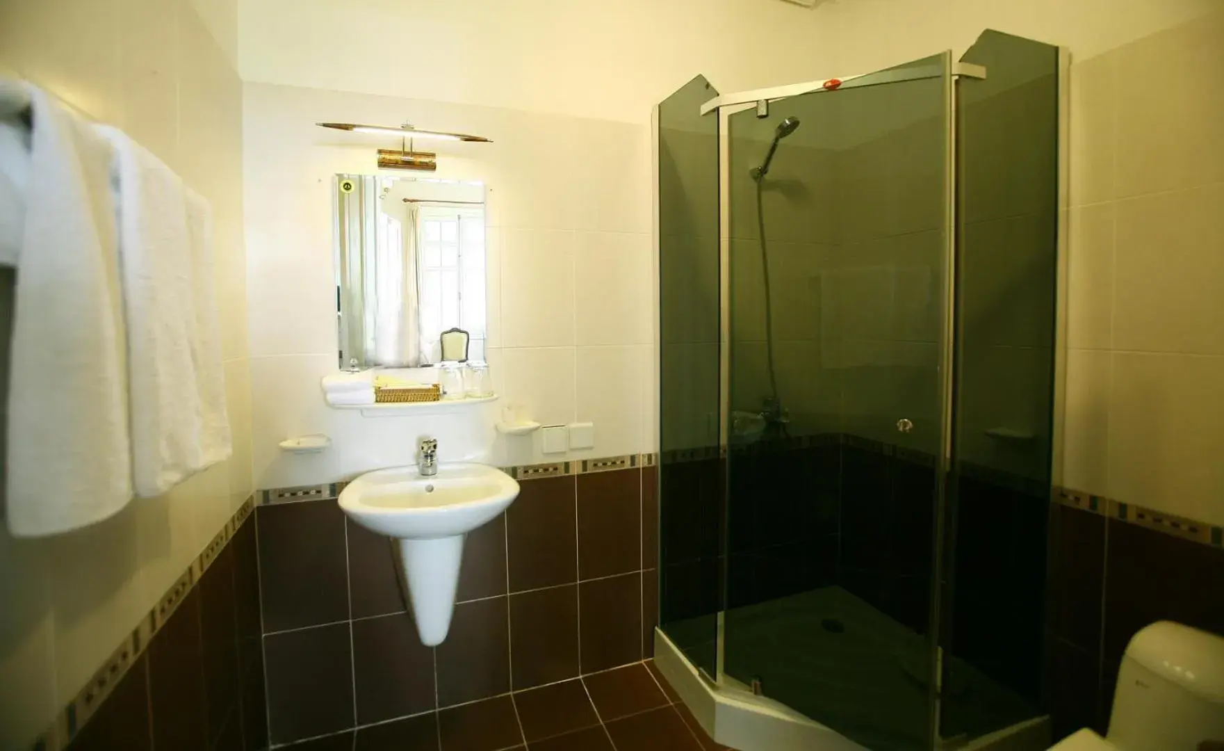 Bathroom in Dalat Cadasa Resort