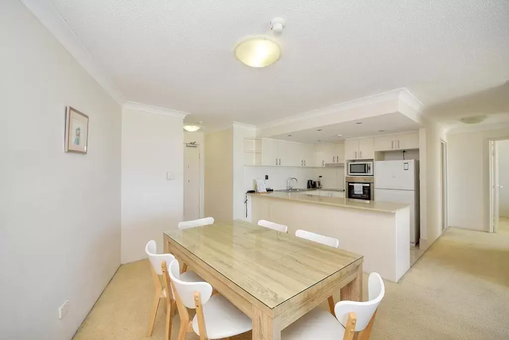 Dining Area in 19th Avenue on the Beach