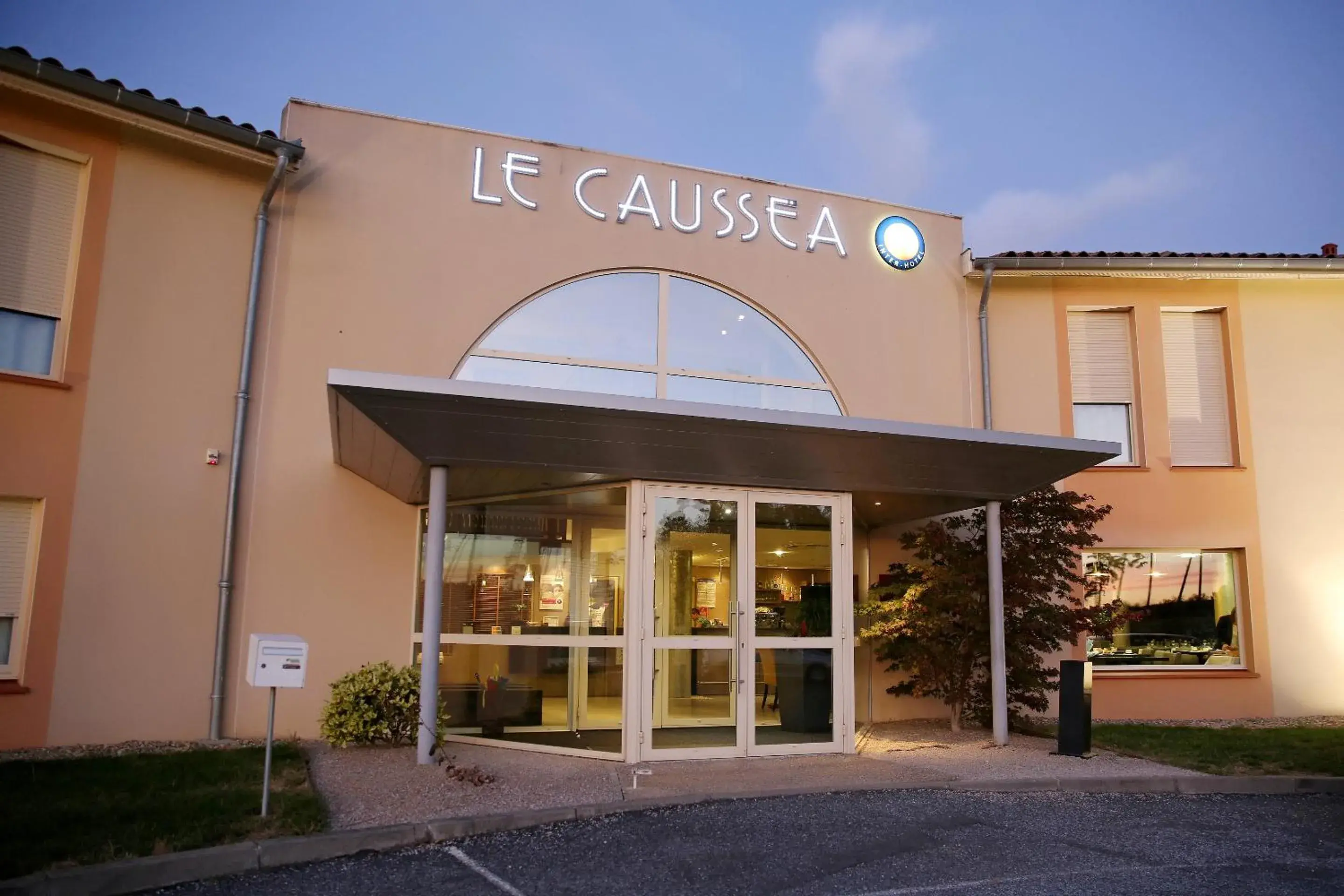 Facade/Entrance in The Originals City, Hotel Le Caussea, Castres (Inter-Hotel)