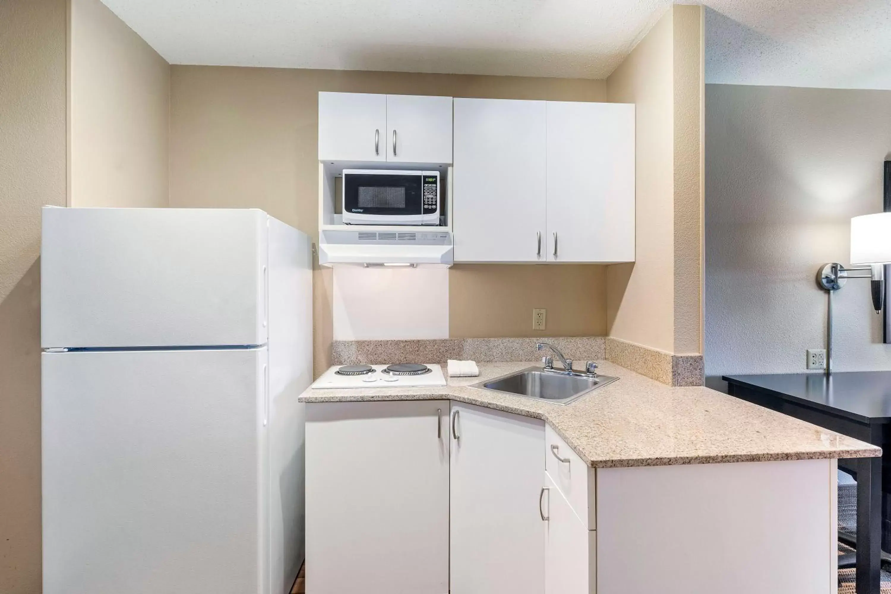Kitchen or kitchenette, Kitchen/Kitchenette in Extended Stay America Suites - Washington, DC - Springfield