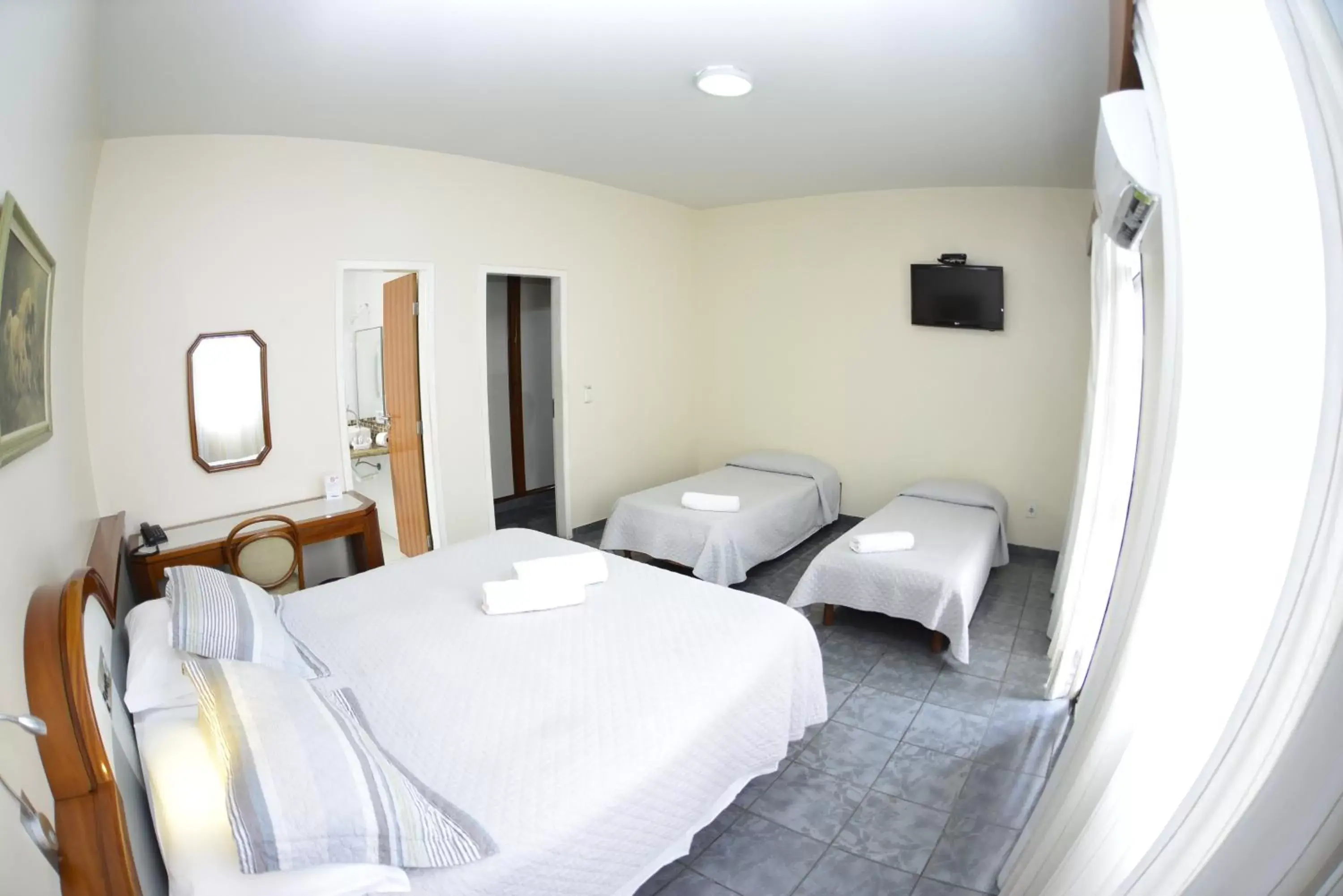 Bedroom, Bed in Champagnat Praia Hotel