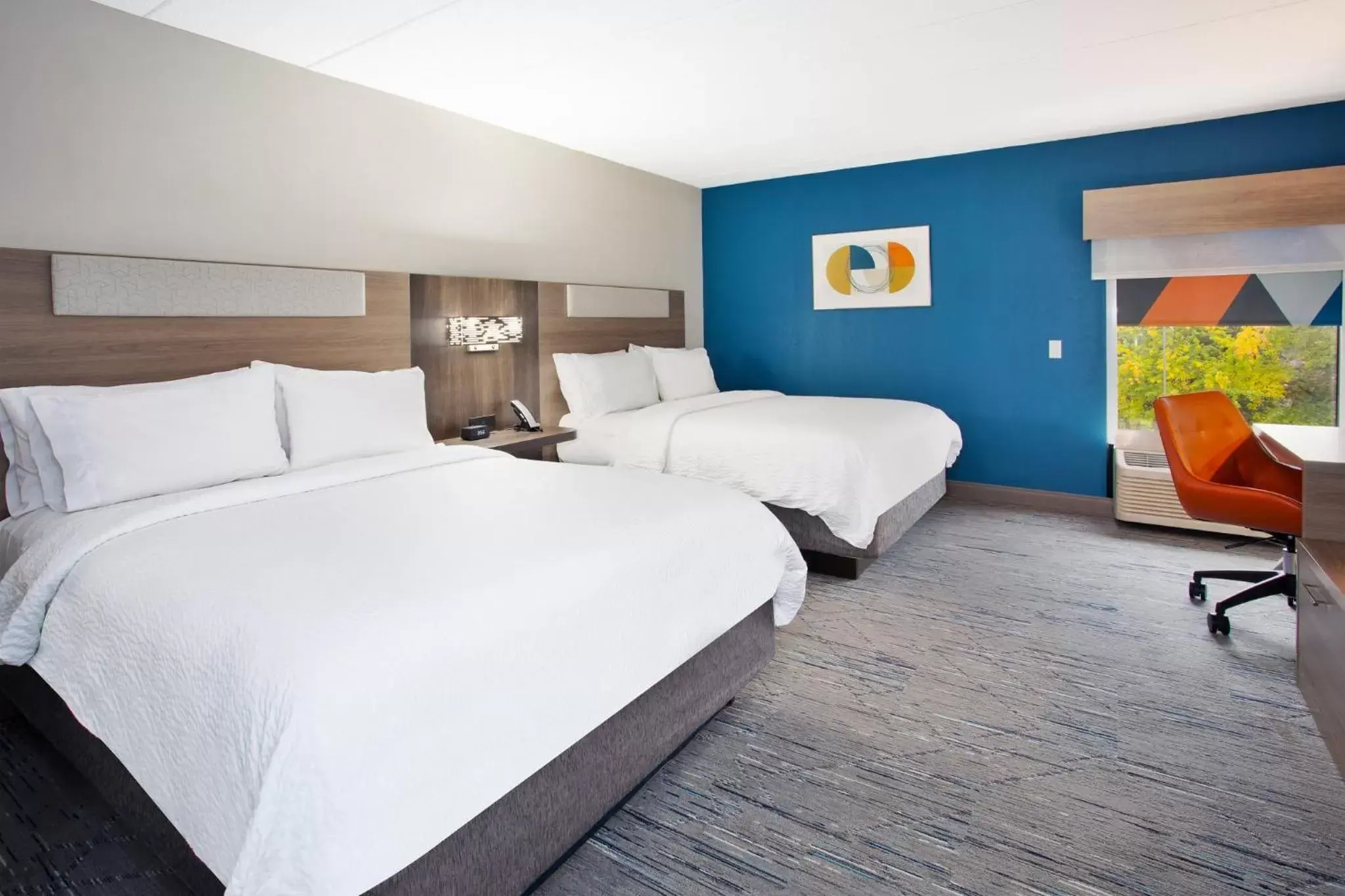 Photo of the whole room, Bed in Holiday Inn Express Hotel & Suites Dover, an IHG Hotel