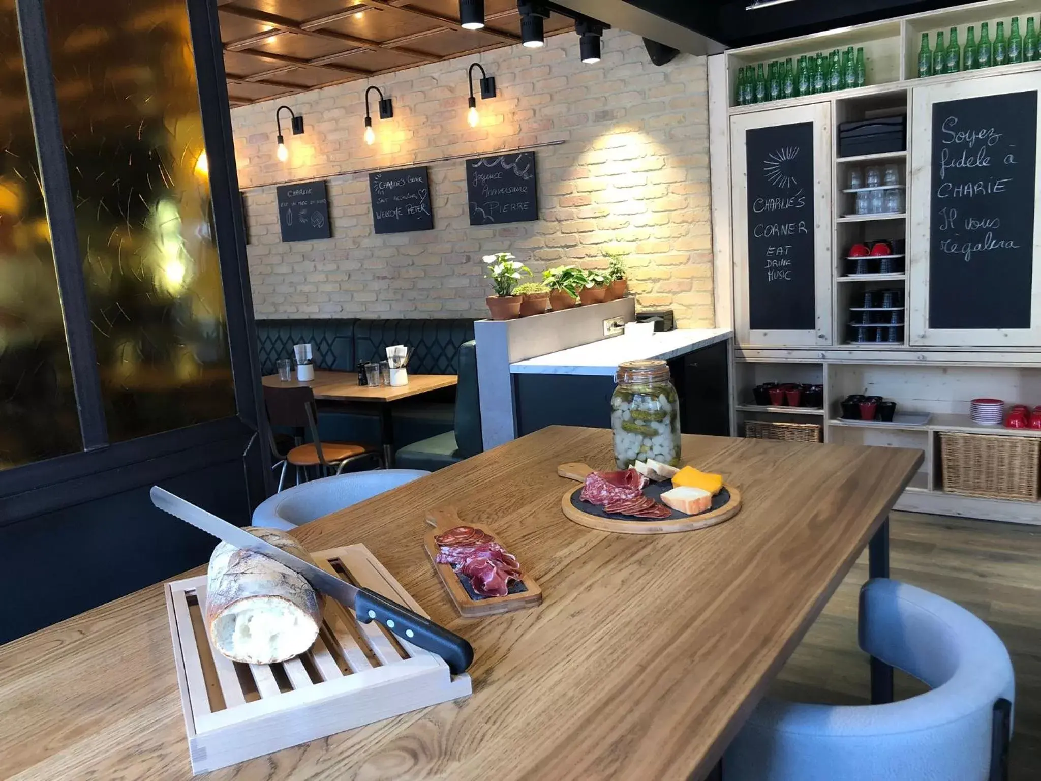 Dining Area in ibis Saint-Omer Centre