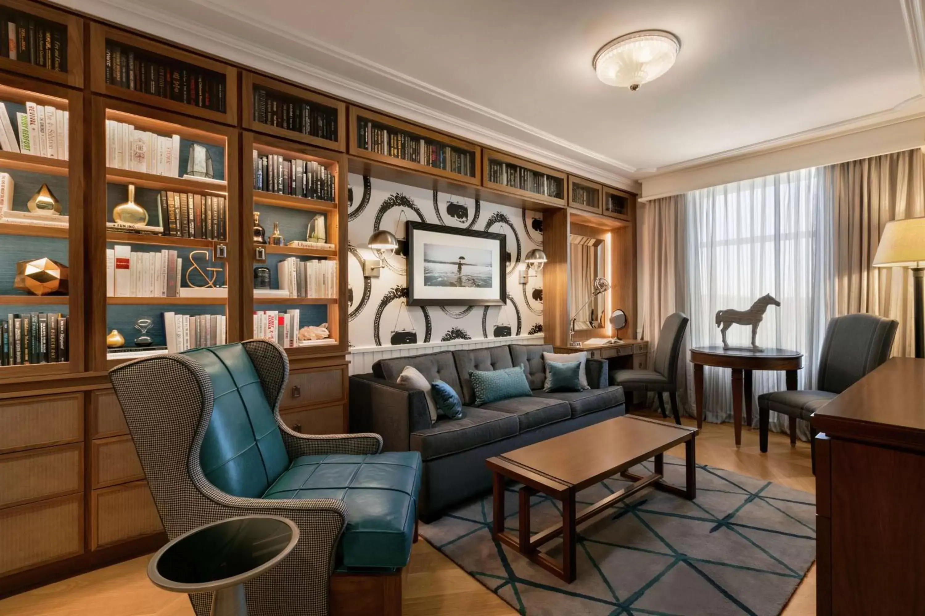 Bedroom, Seating Area in Embassy Suites By Hilton Berkeley Heights