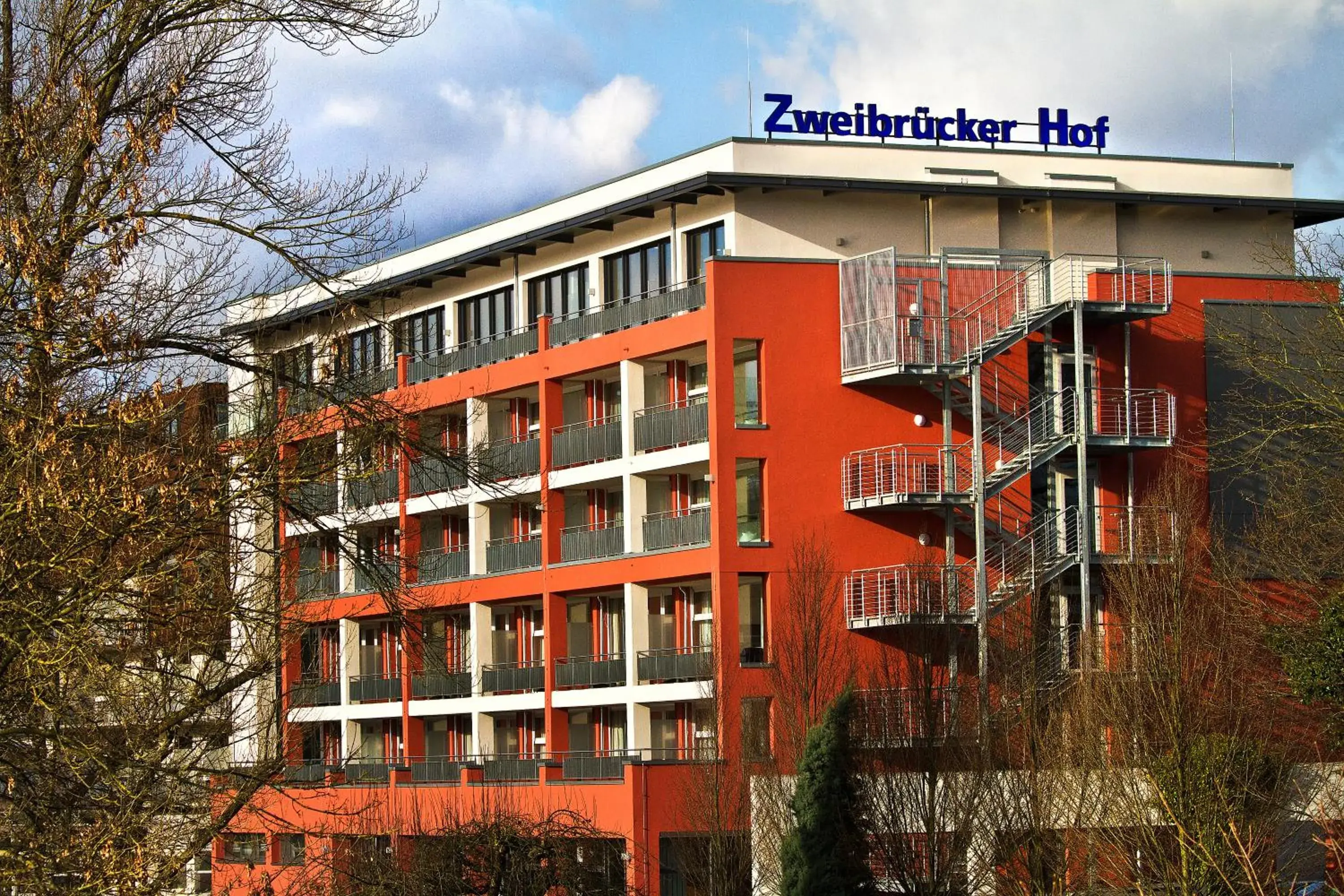 Facade/entrance, Property Building in Ringhotel Zweibruecker Hof