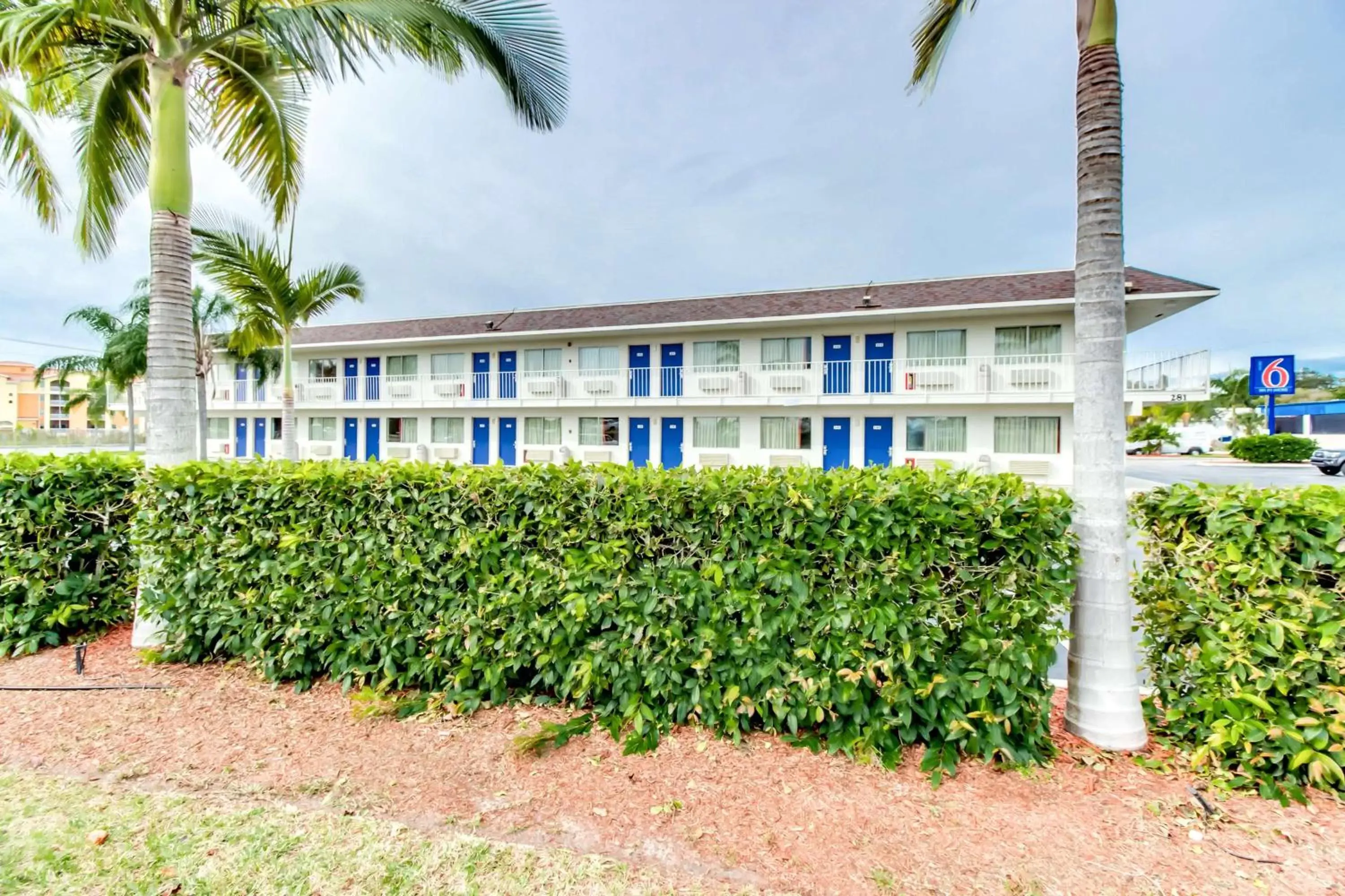 Property building, Garden in Motel 6-Venice, FL