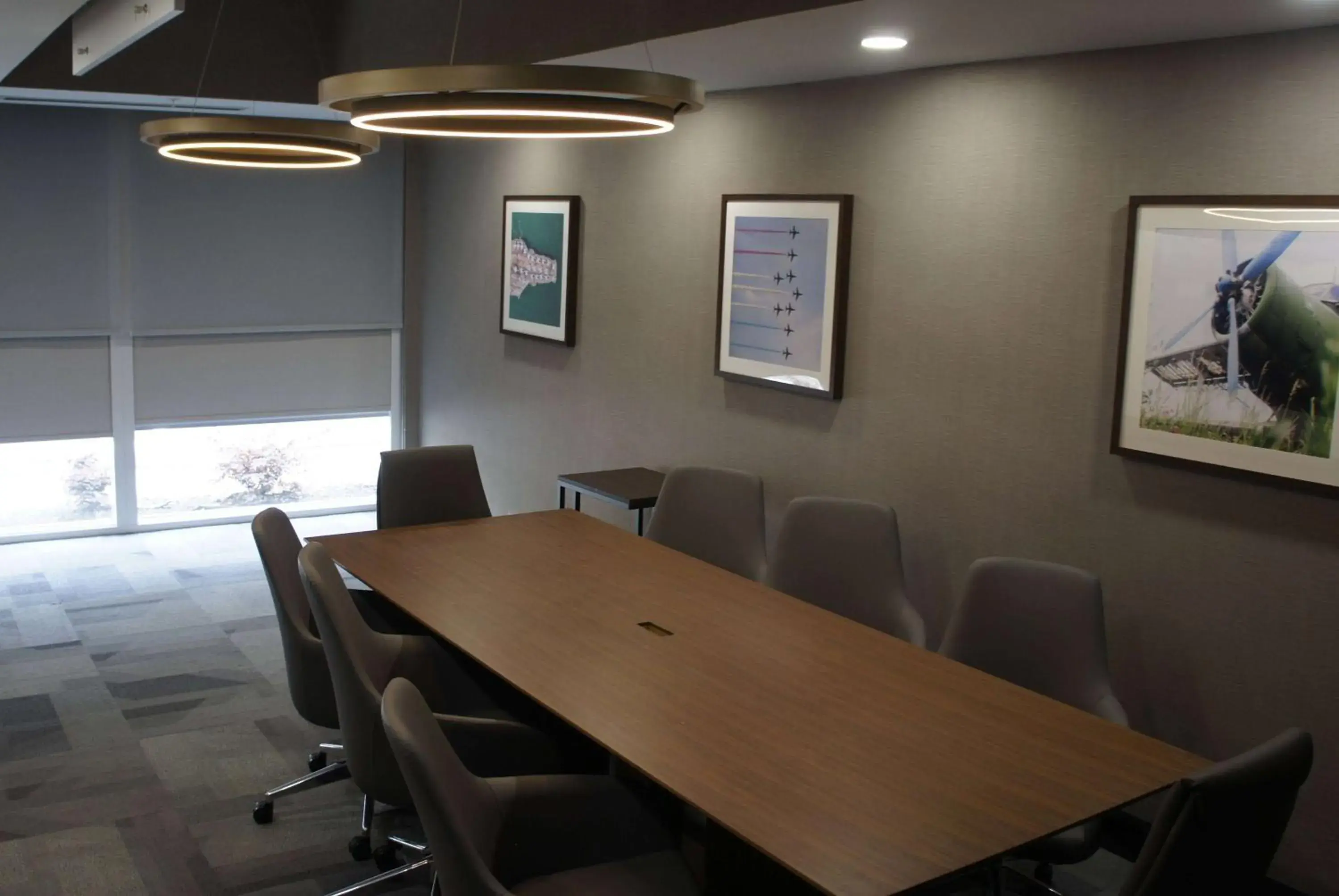 Meeting/conference room in La Quinta Inn & Suites by Wyndham Manchester - Arnold AFB