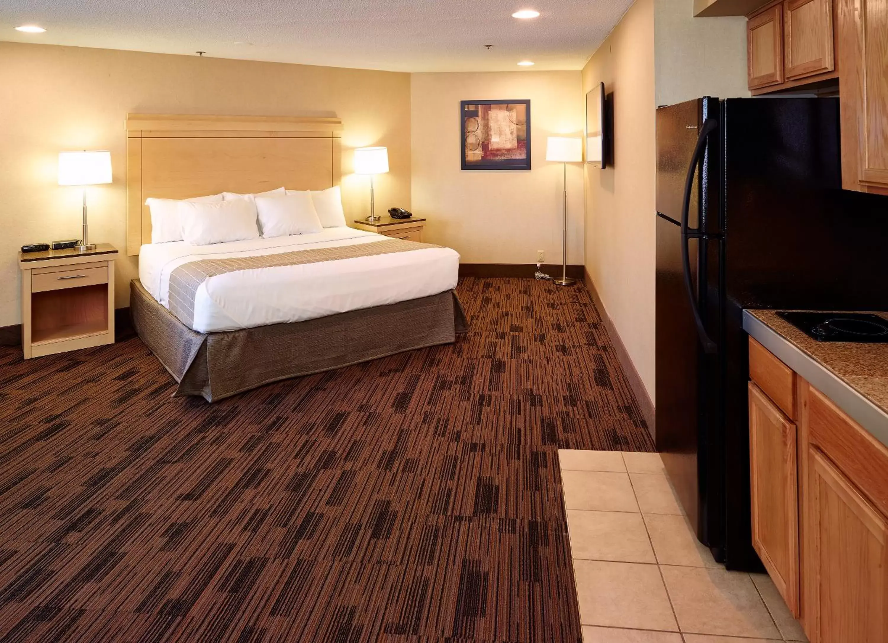 Photo of the whole room, Bed in LivINN Hotel Cincinnati North/ Sharonville